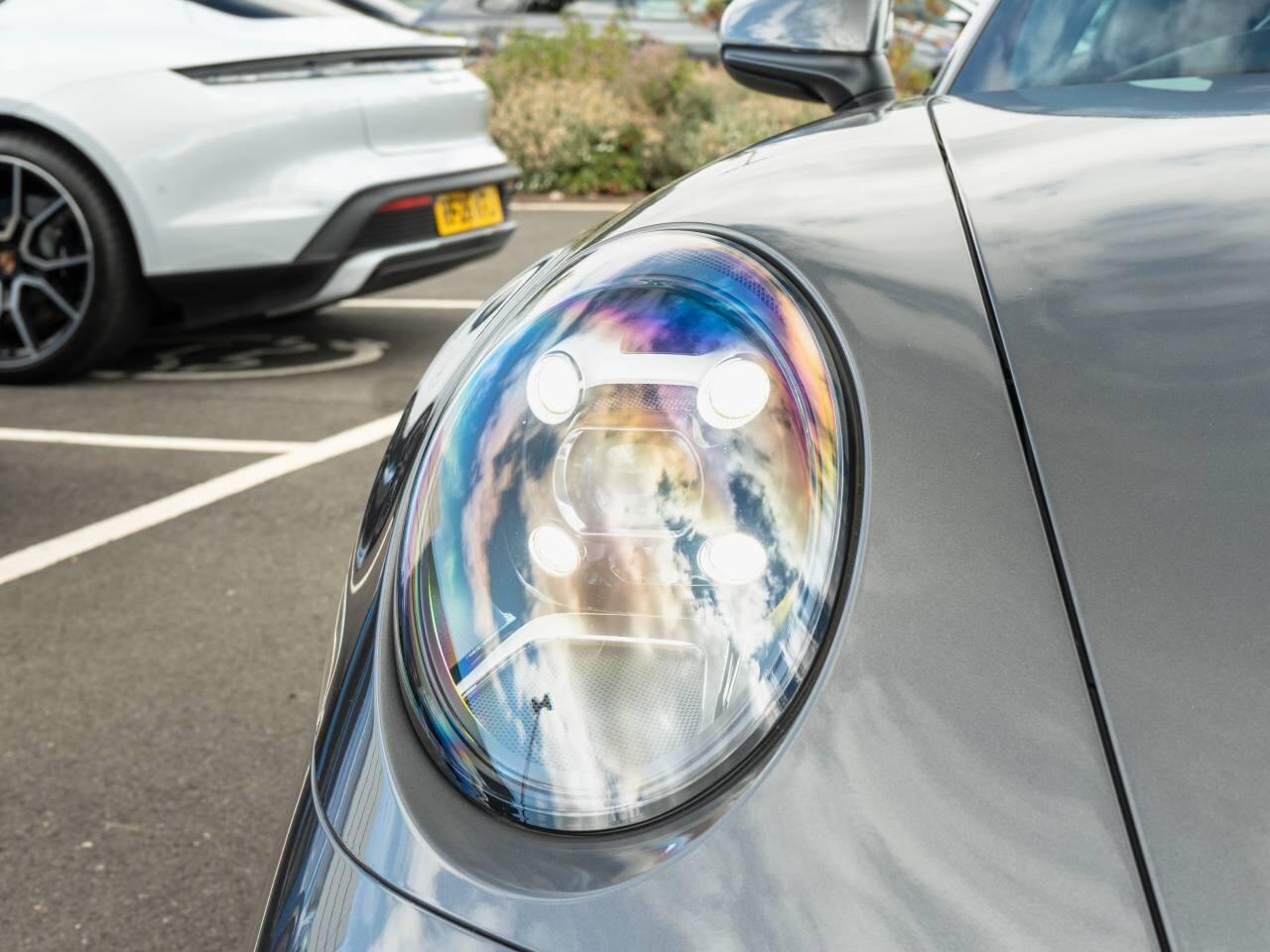 Porsche 911 view 15