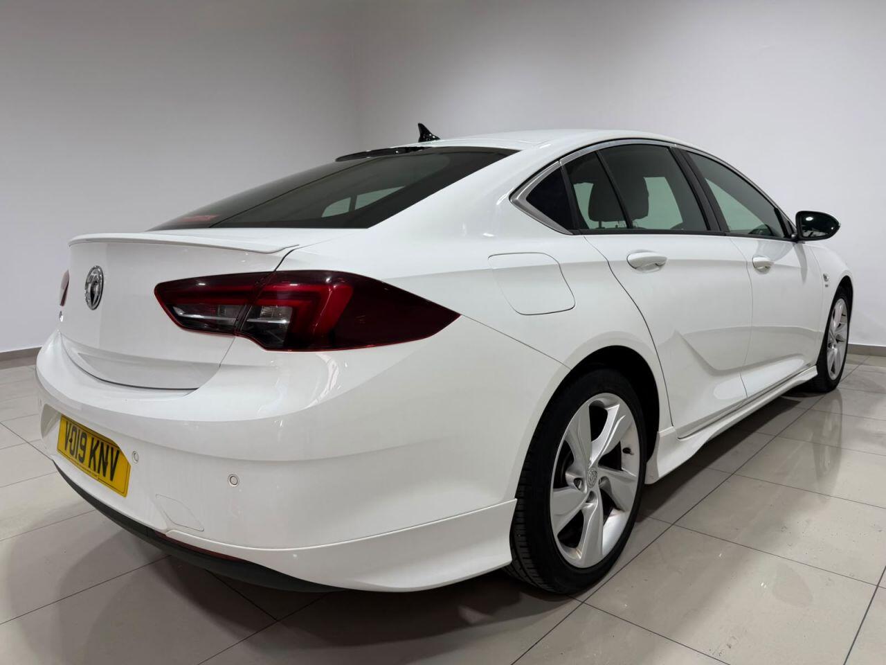 Vauxhall Insignia view 9