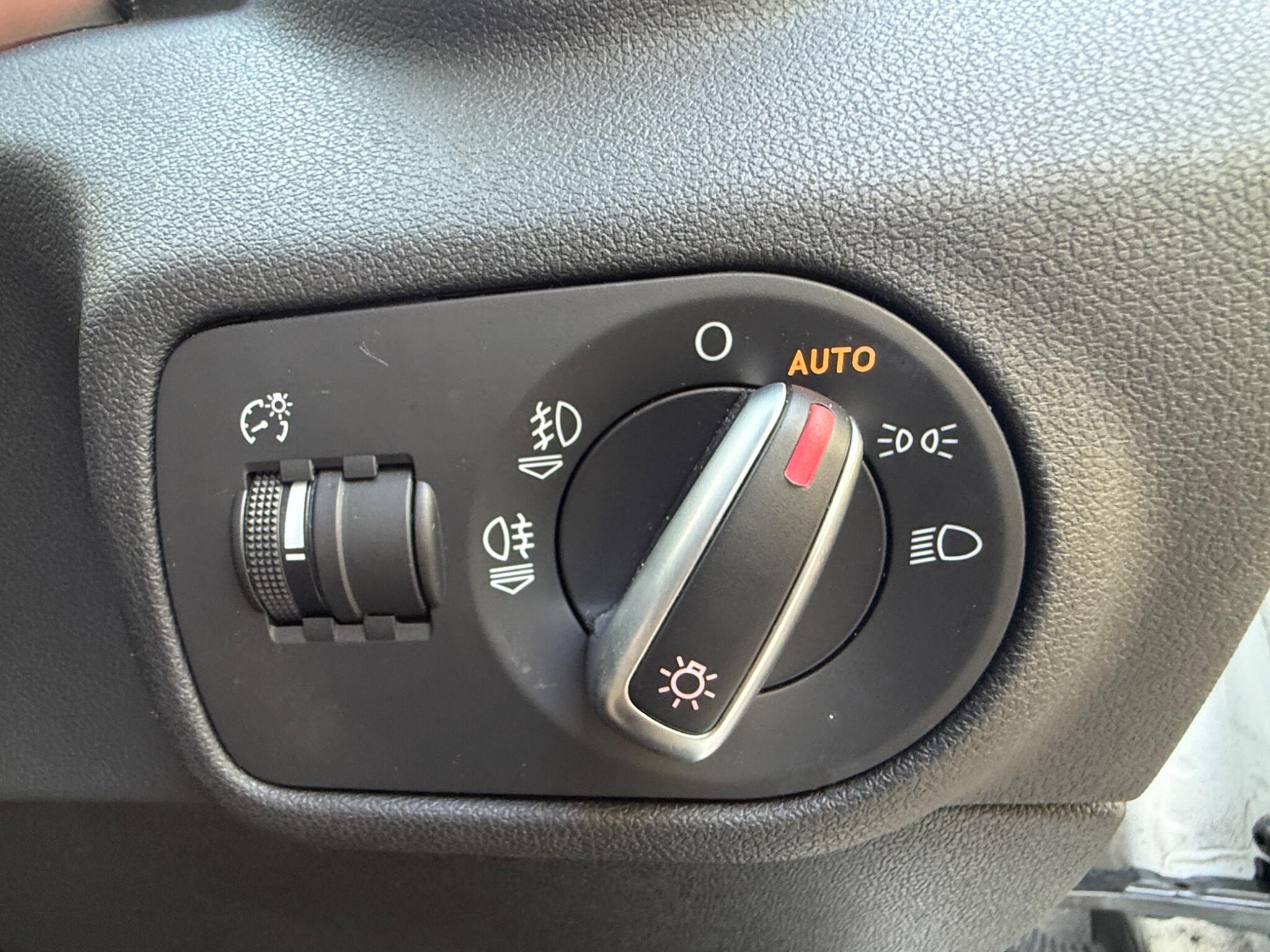 2015 Audi A1 image 22