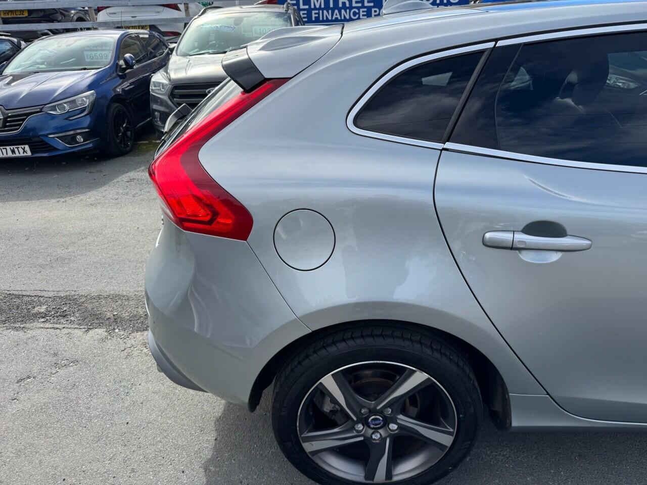 Volvo V40 view 29