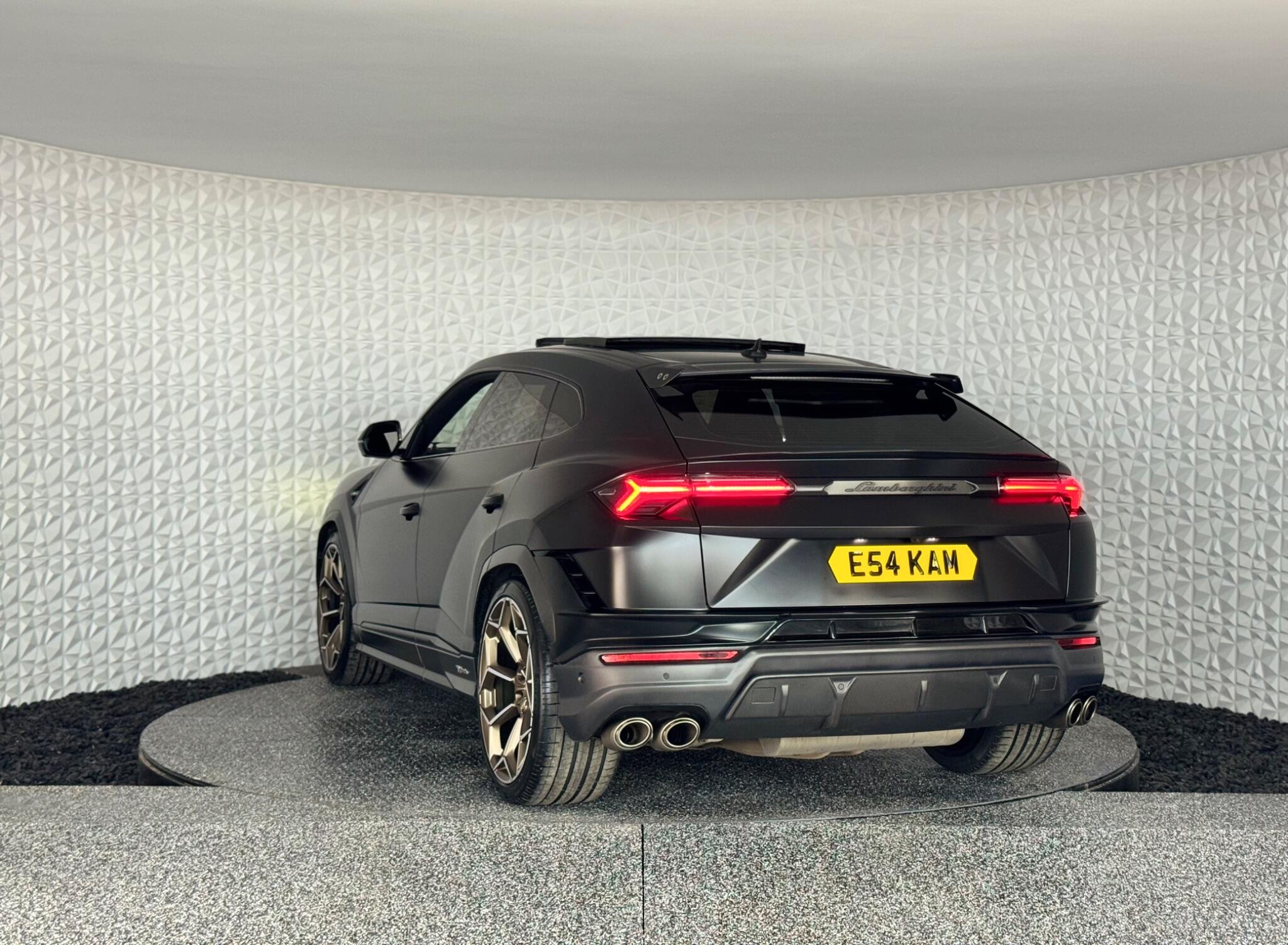 Lamborghini Urus view 13