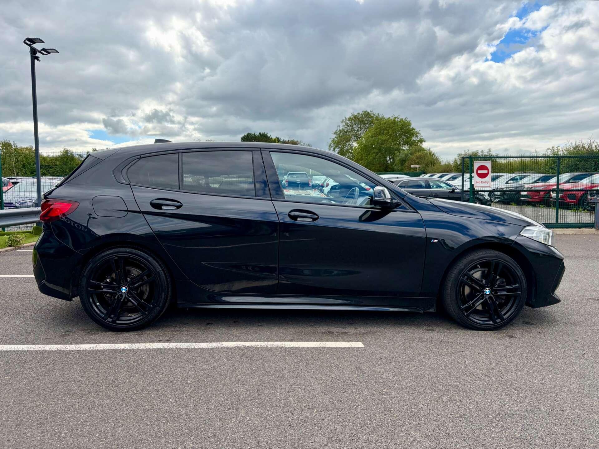 BMW 1 Series view 9