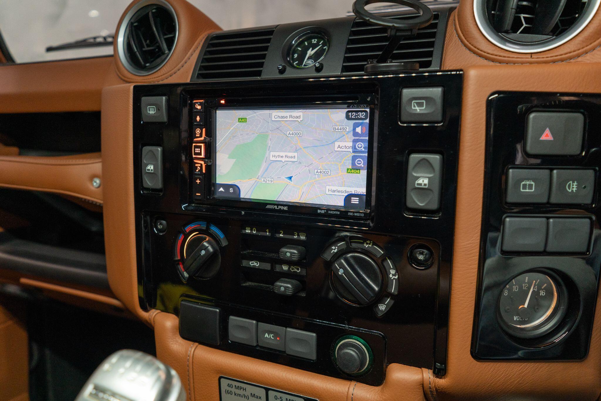 Land Rover Defender view 20