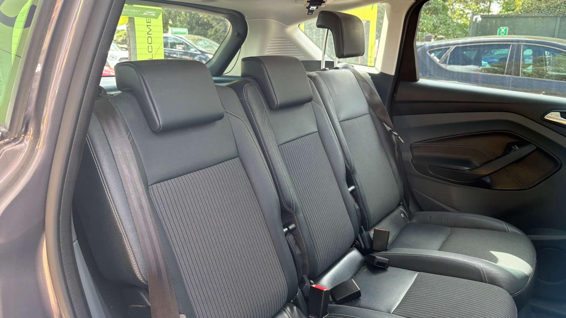 Ford C-Max view 10