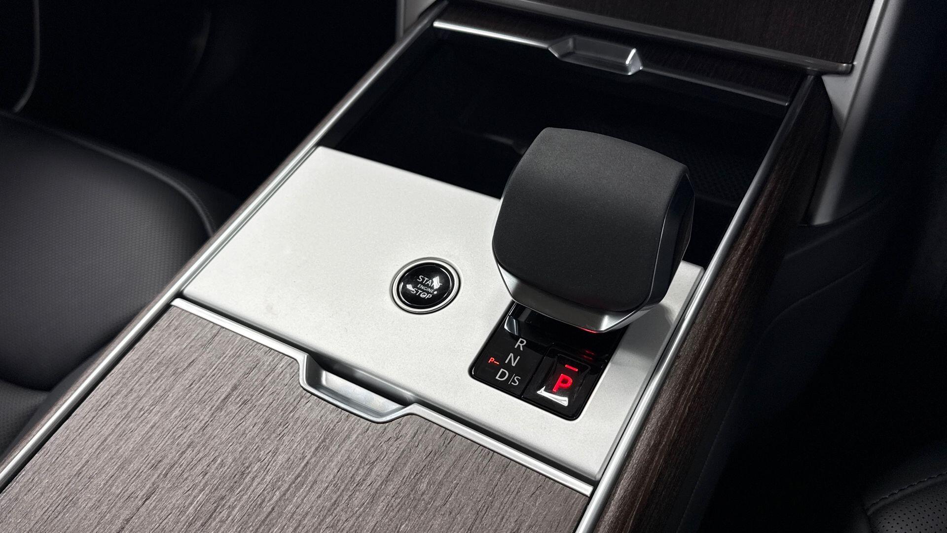 Land Rover Range Rover view 13