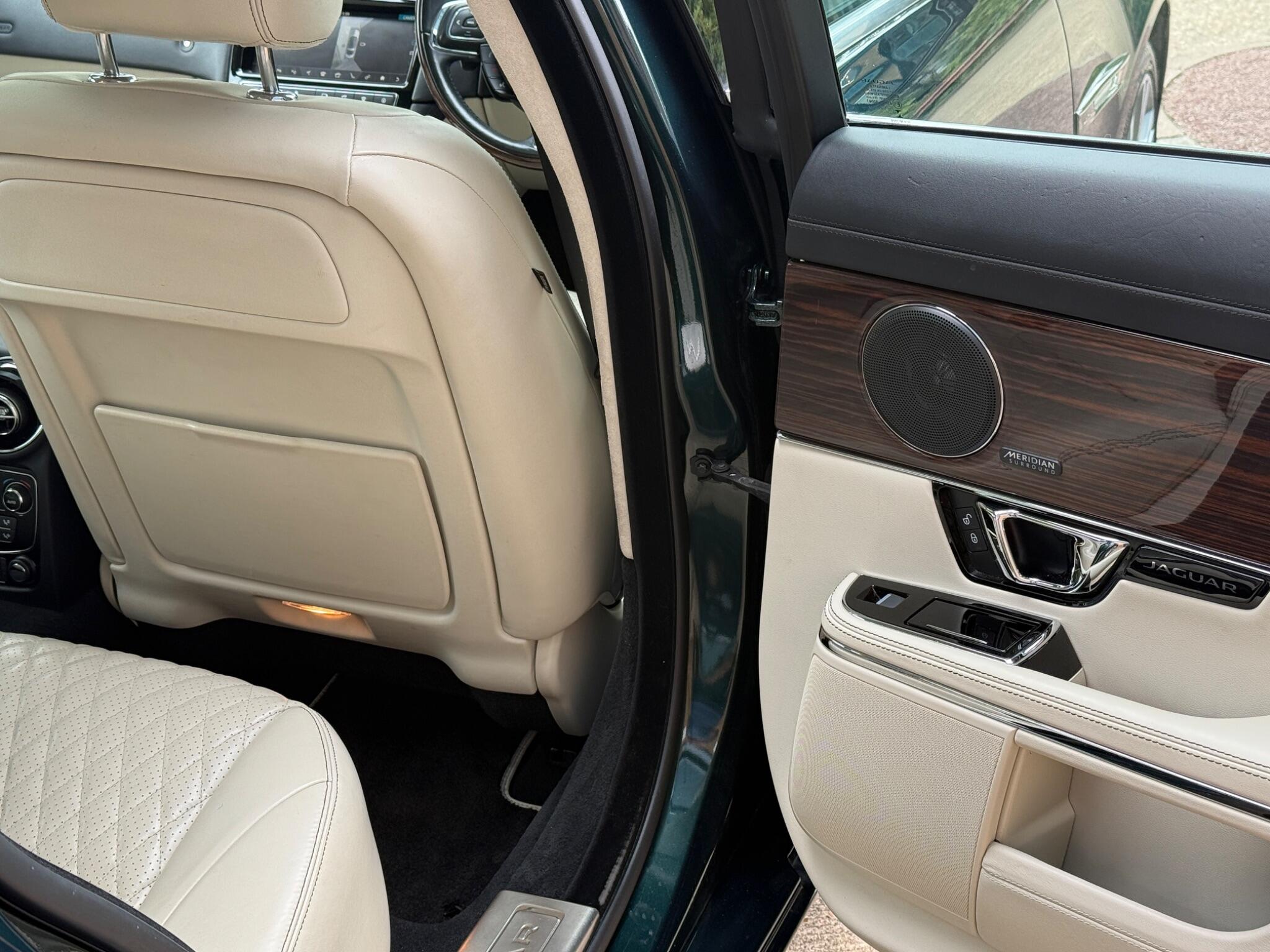 Jaguar XJ view 47