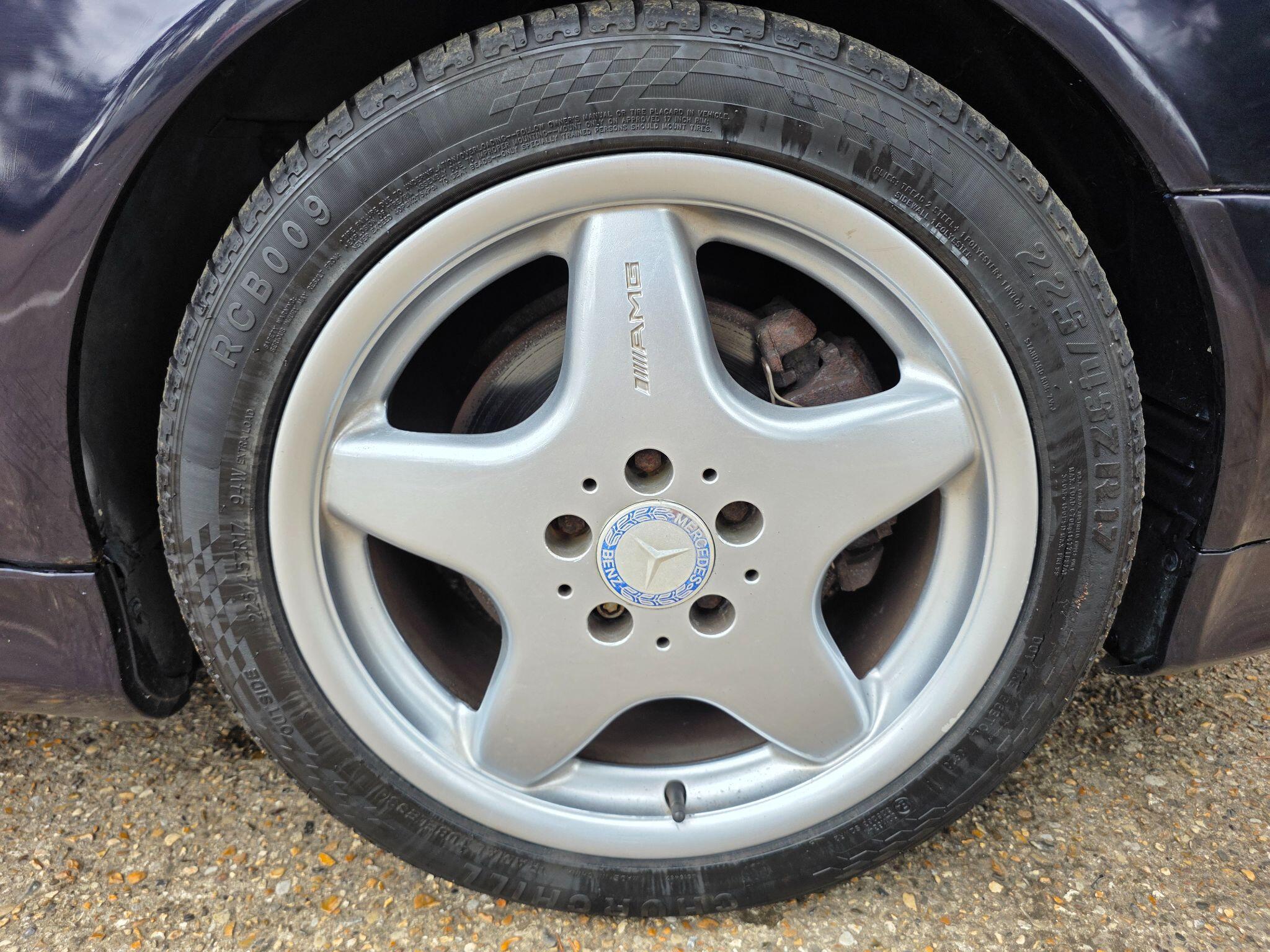 Mercedes-Benz CLK view 27
