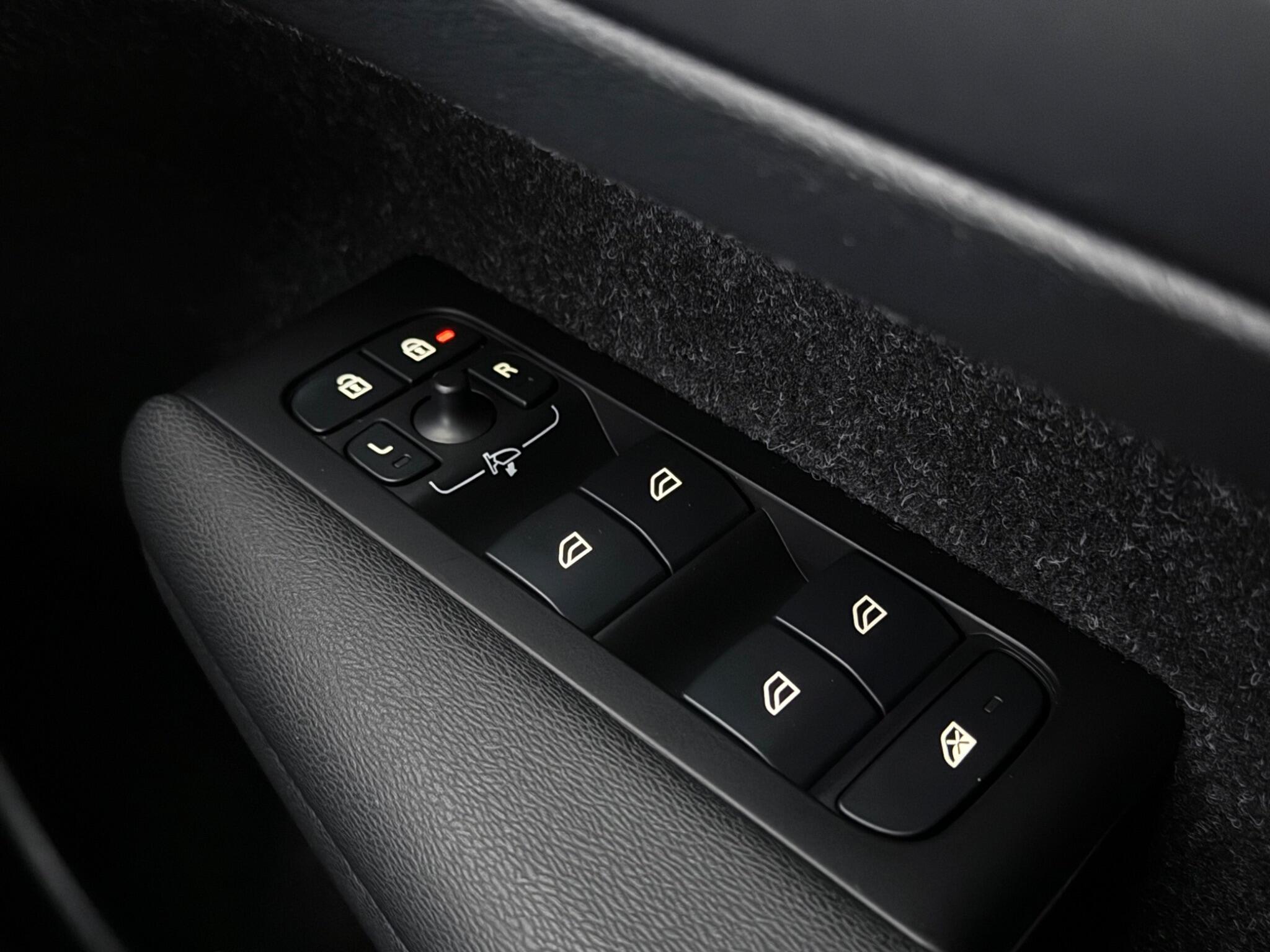 Volvo XC40 view 22