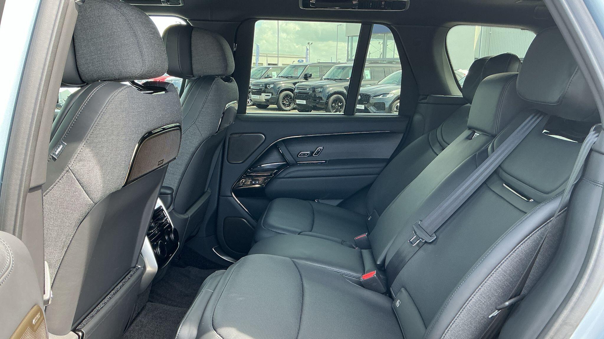 Land Rover Range Rover view 7