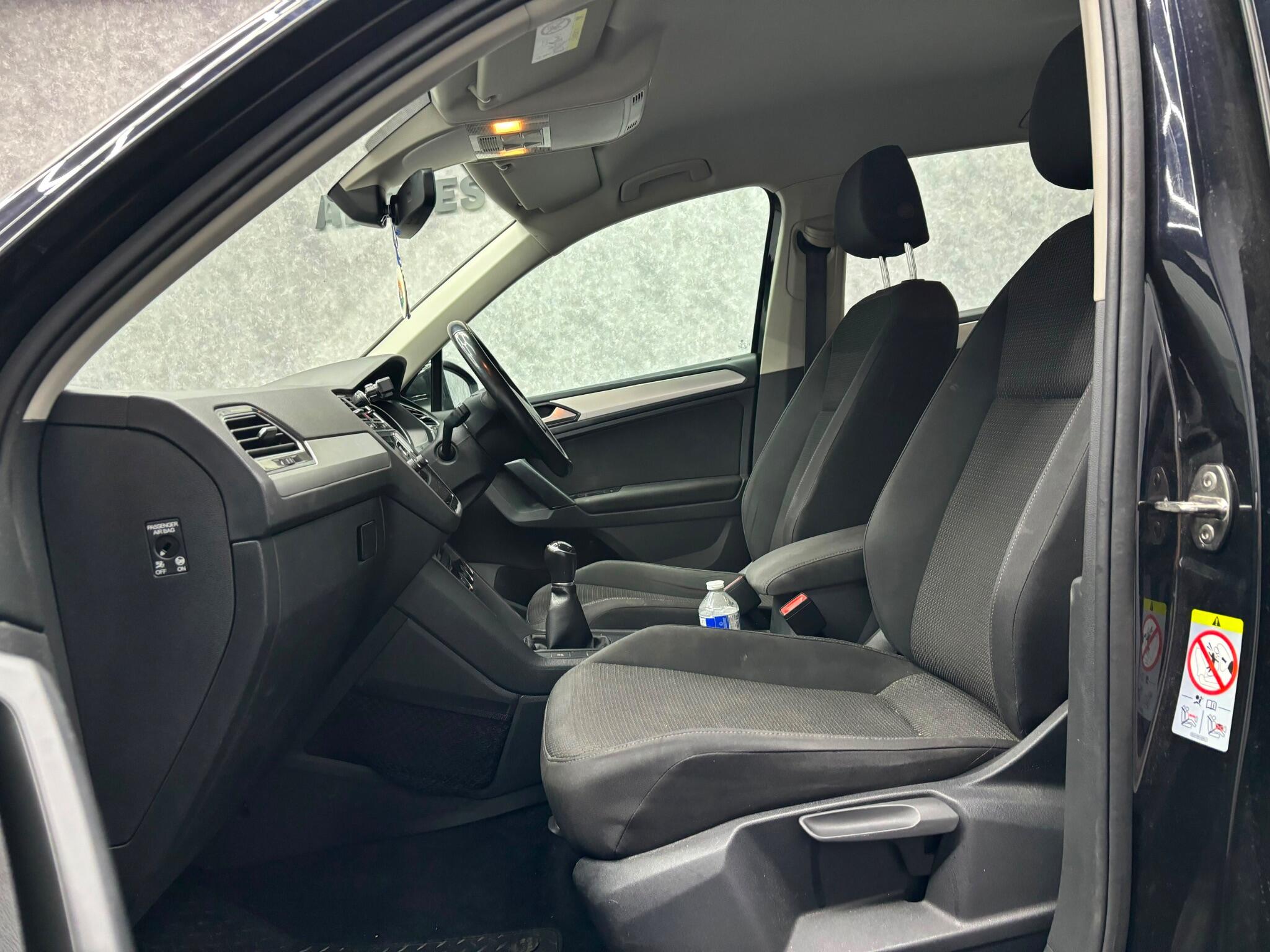 Volkswagen Tiguan view 4