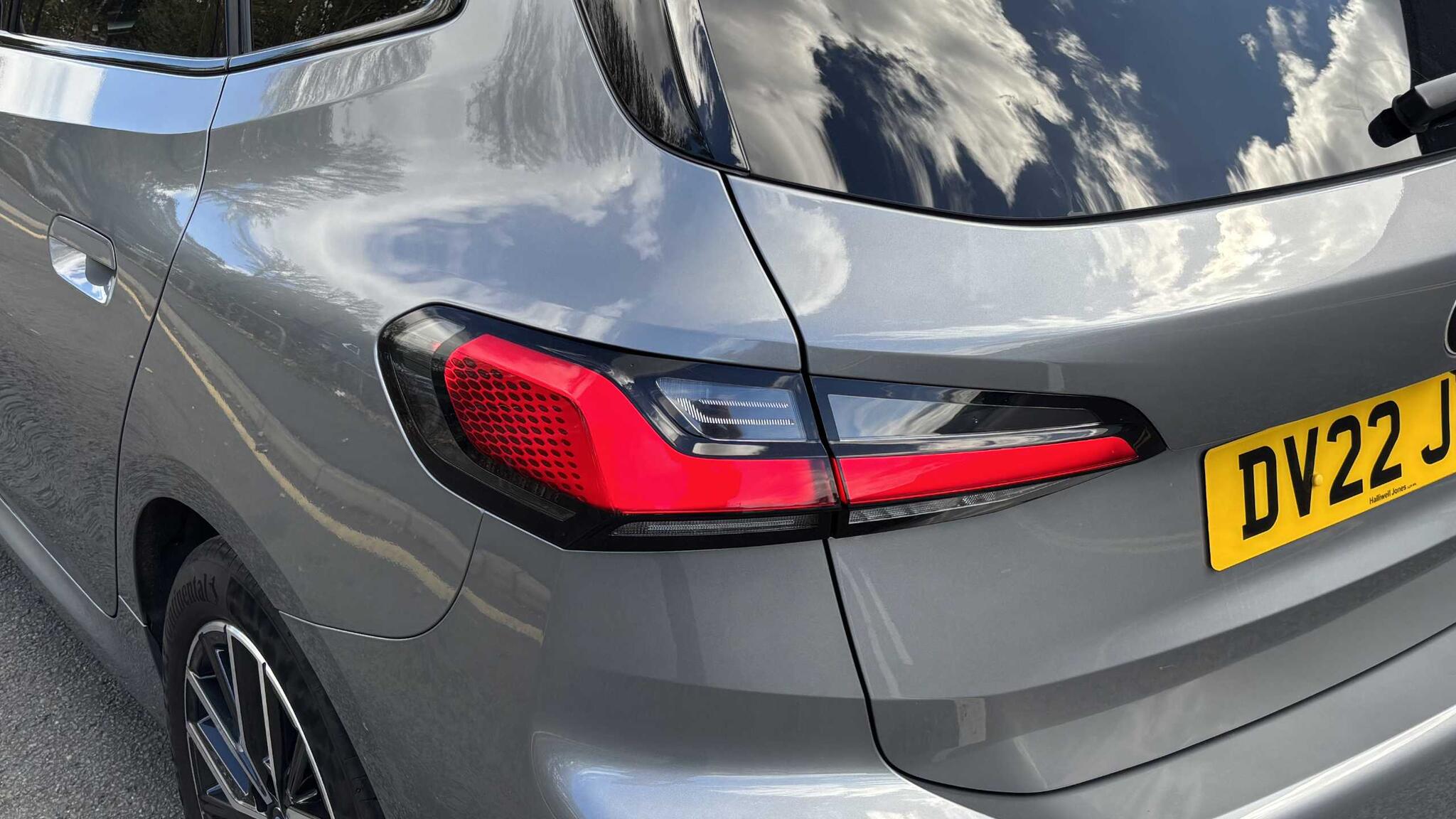 BMW 2 Series view 39