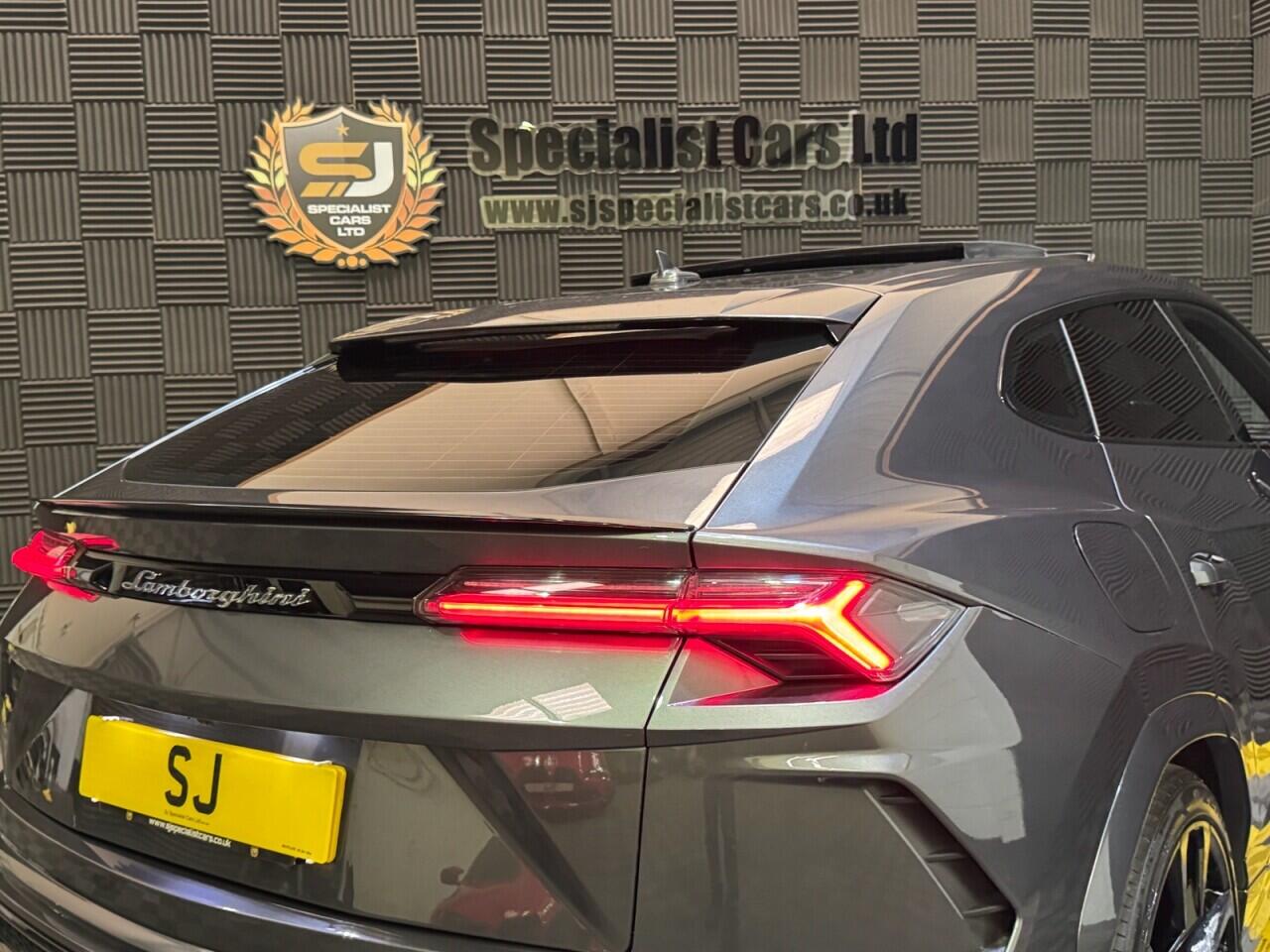 Lamborghini Urus view 24