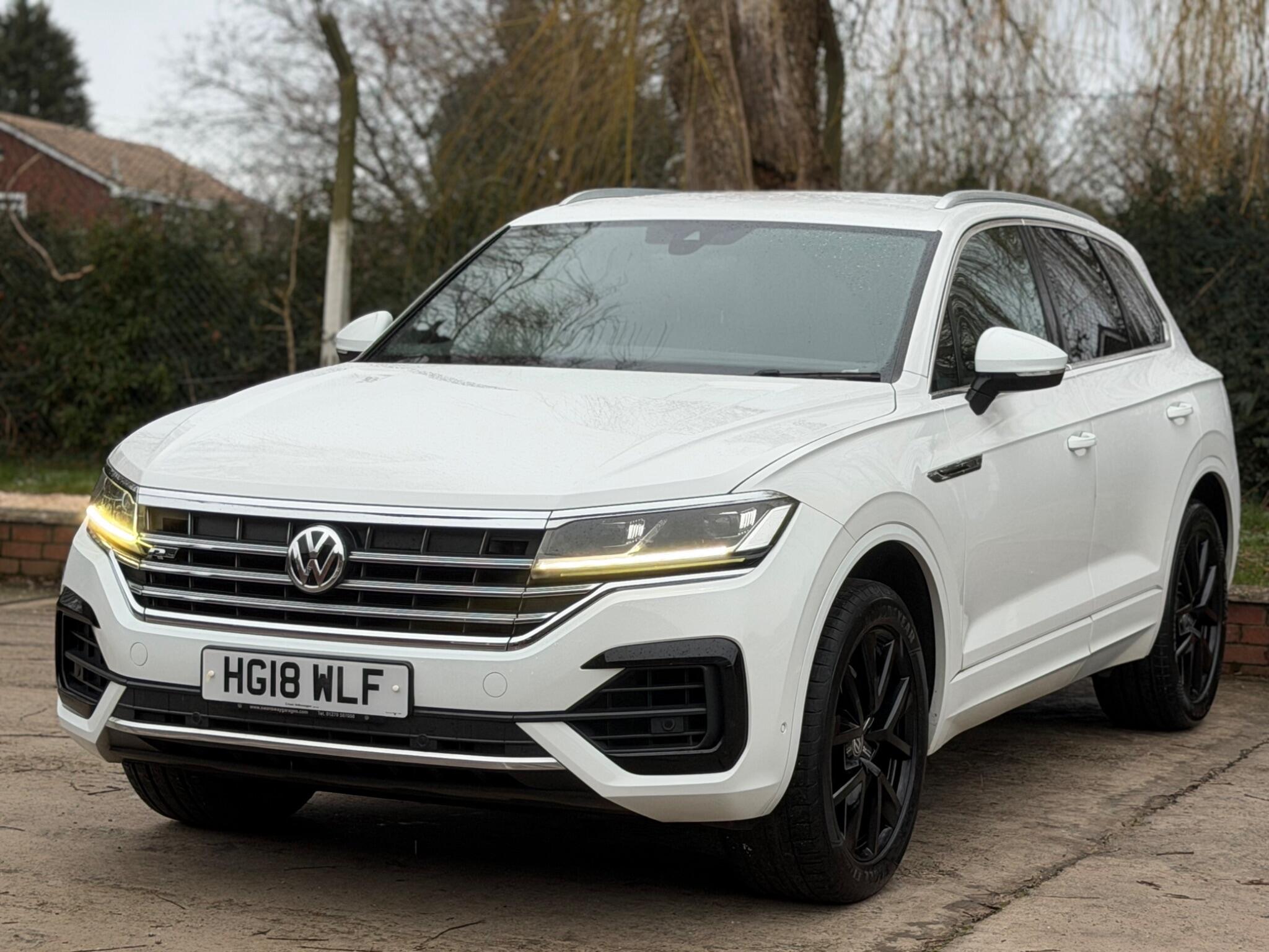 Volkswagen Touareg view 11