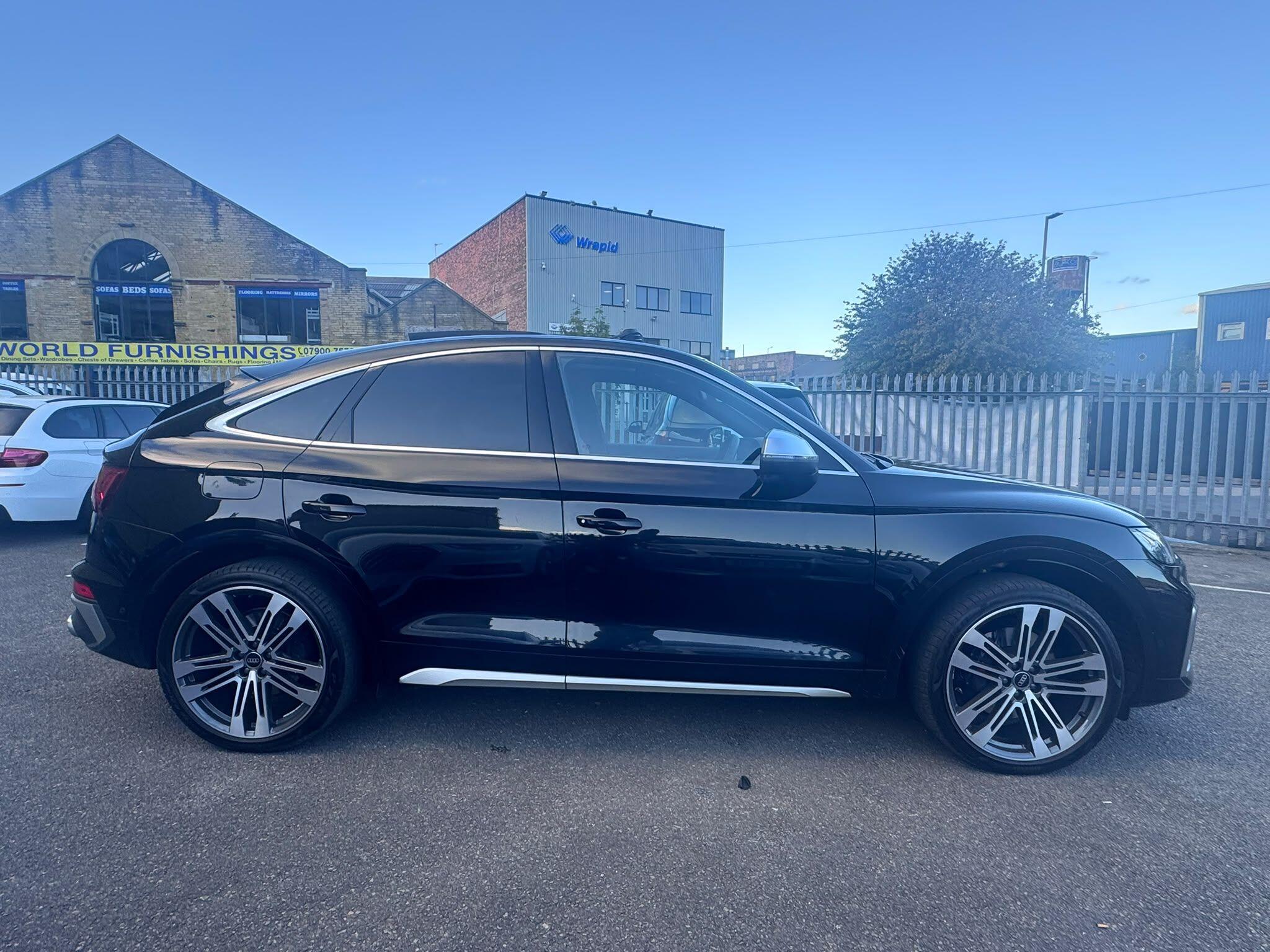 Audi SQ5 view 14