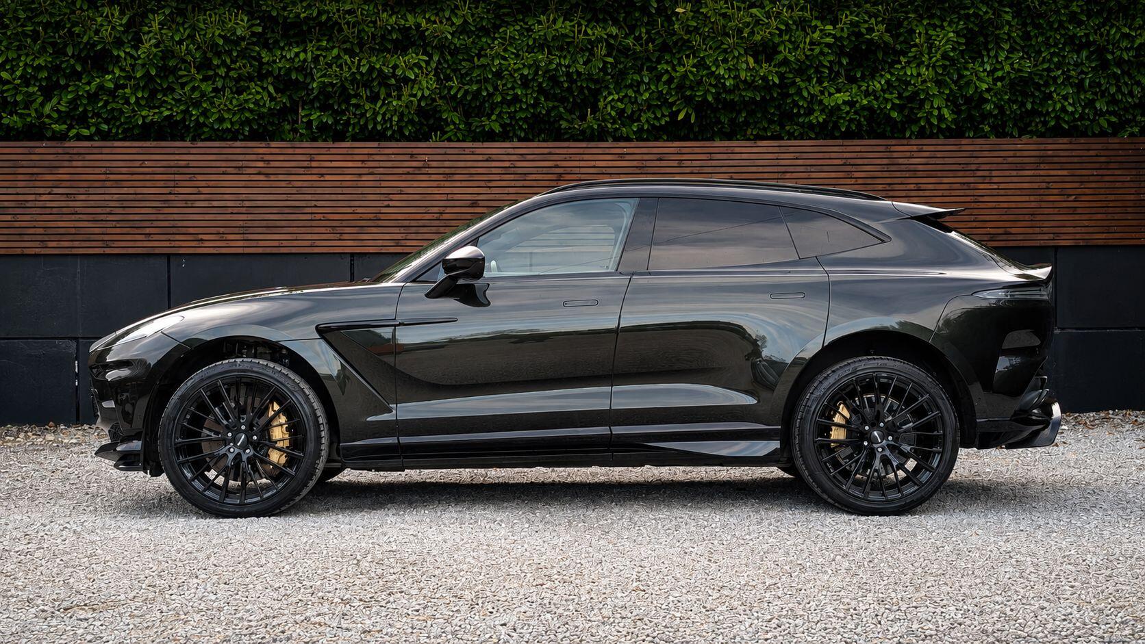 Aston Martin DBX view 7