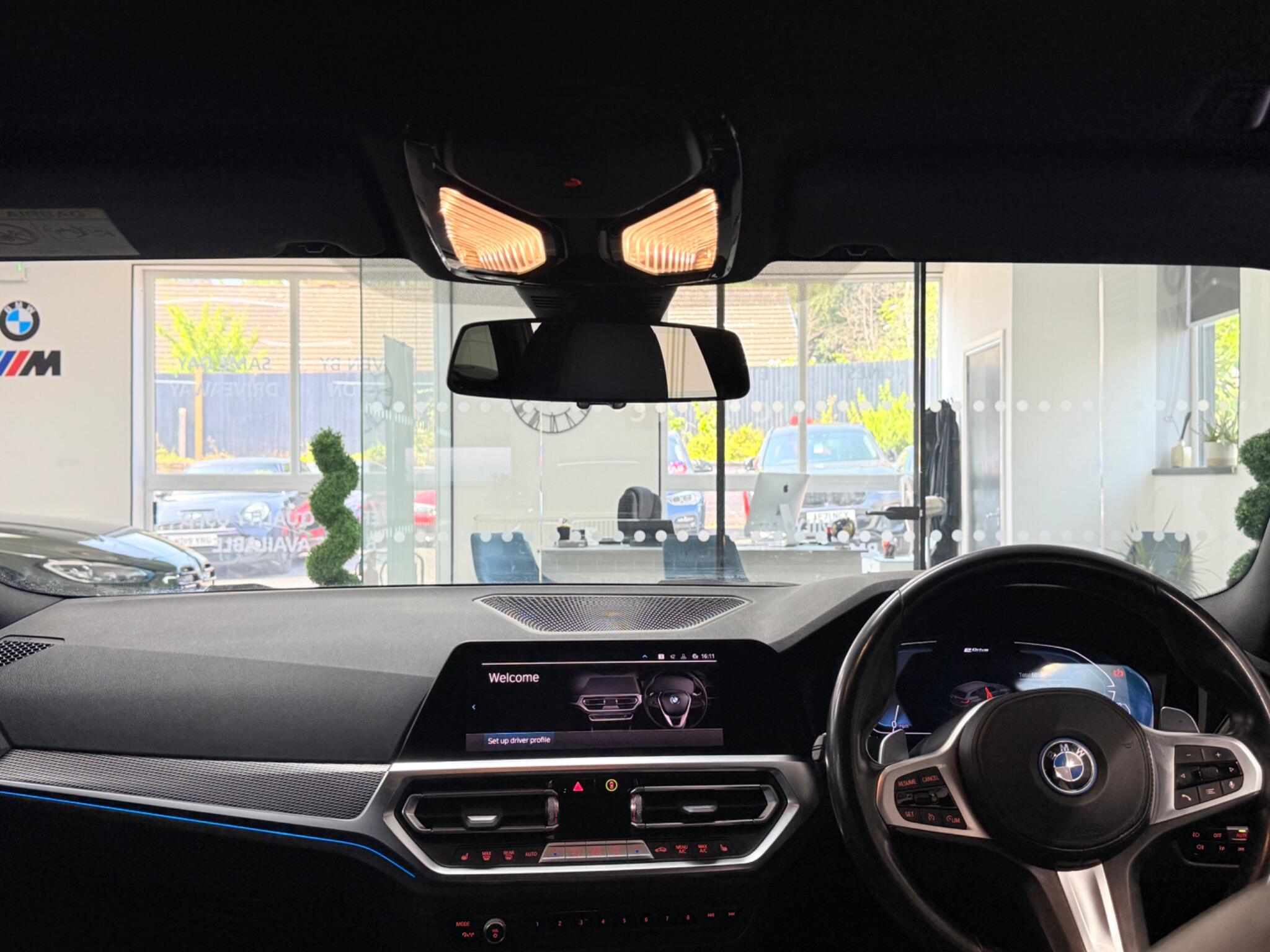 BMW 3 Series view 8