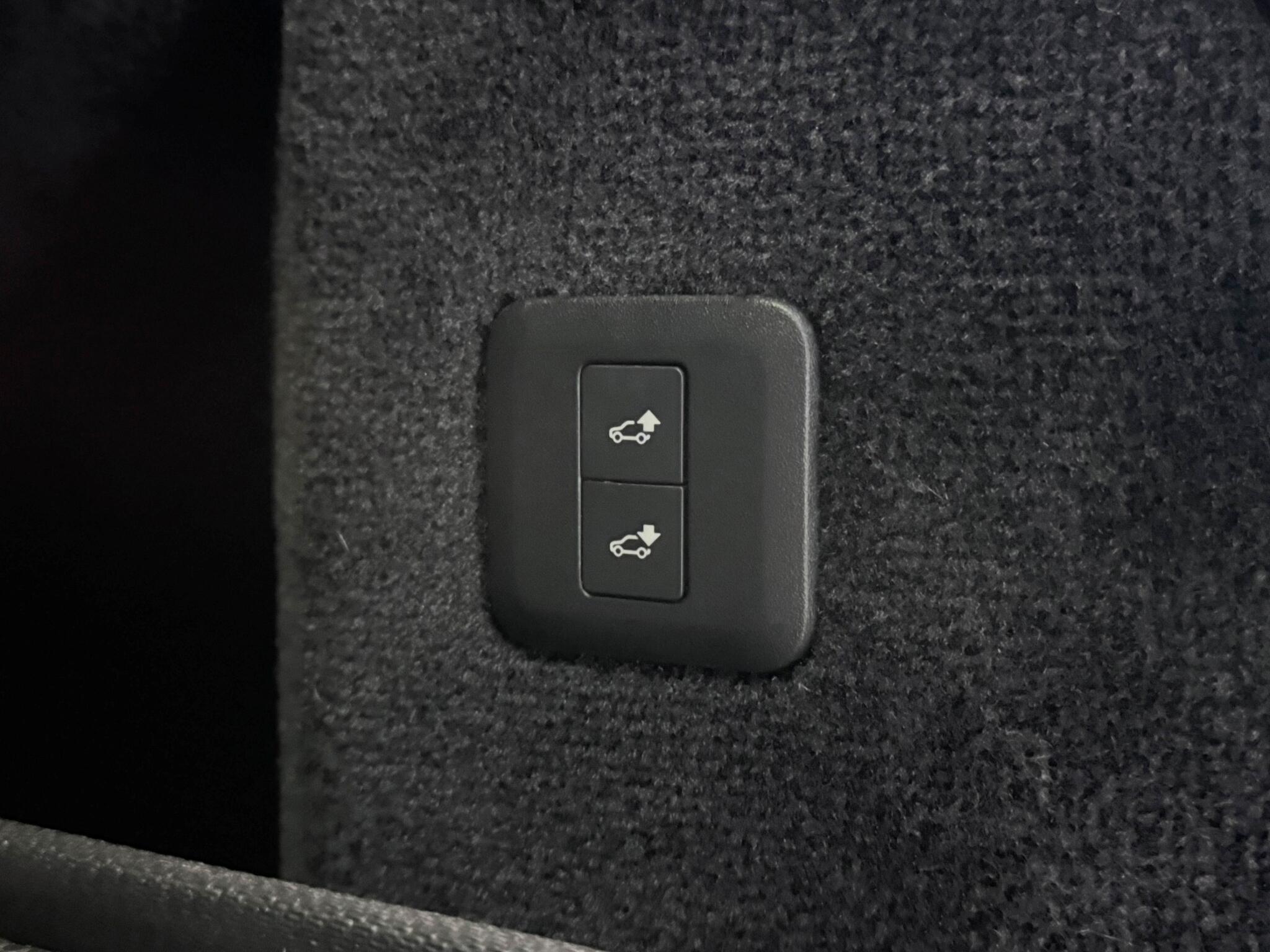 Land Rover Range Rover Sport view 11