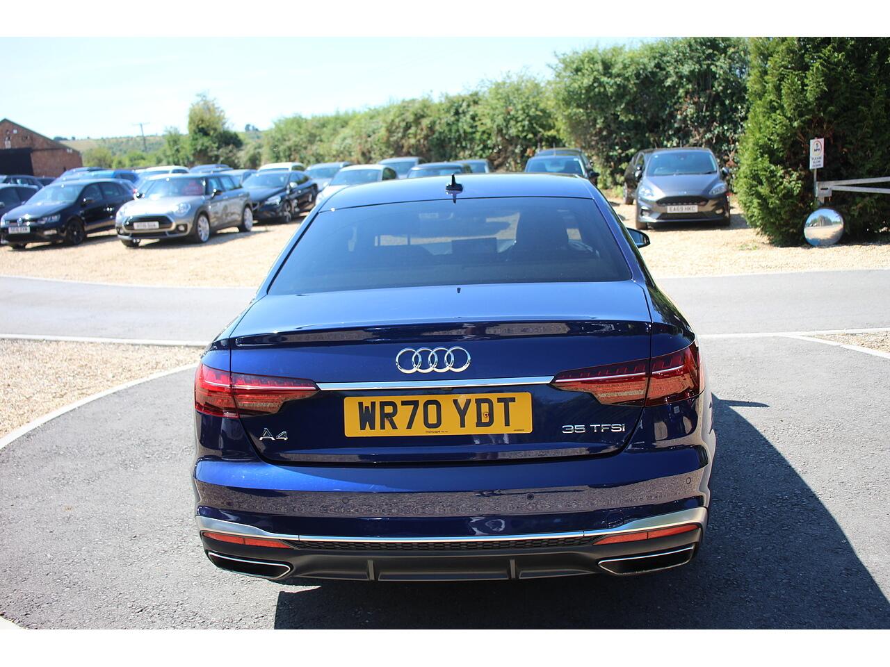 Audi A4 view 11