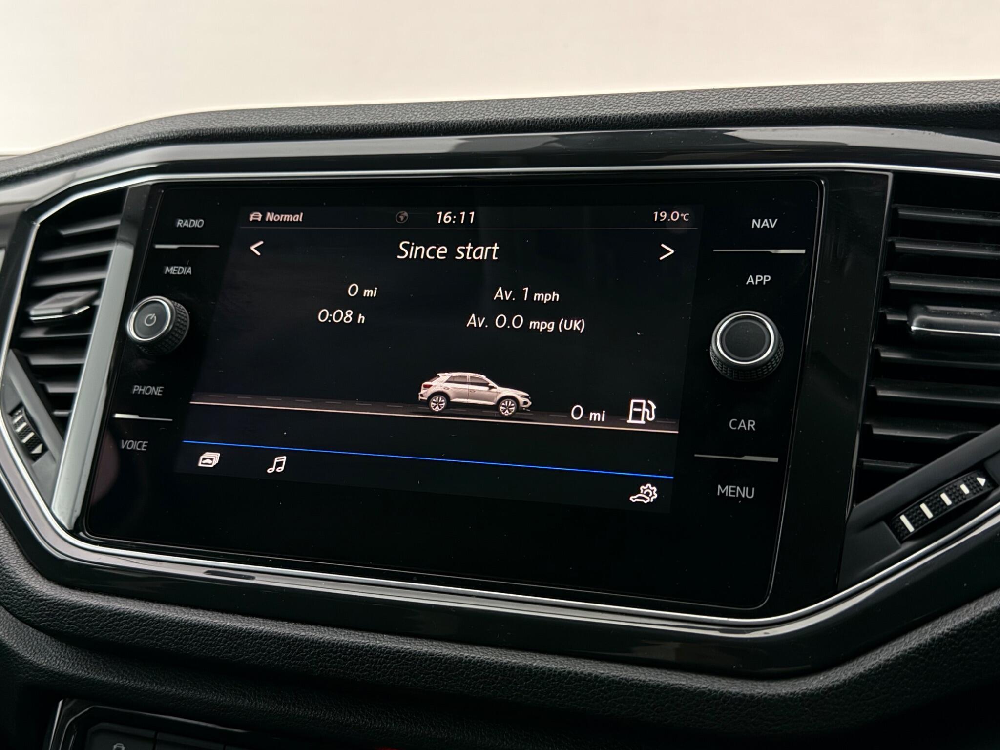 Volkswagen T-Roc view 22