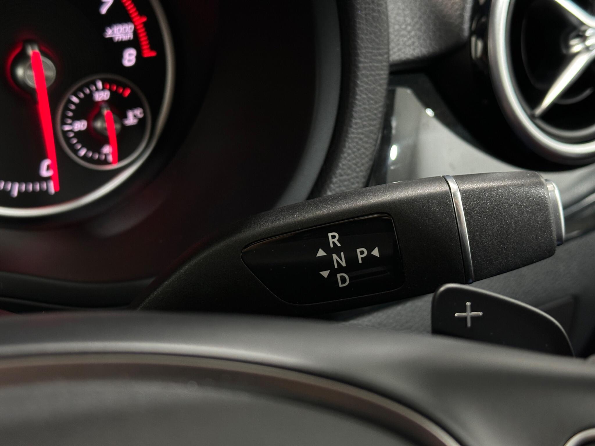 Mercedes-Benz B Class view 16