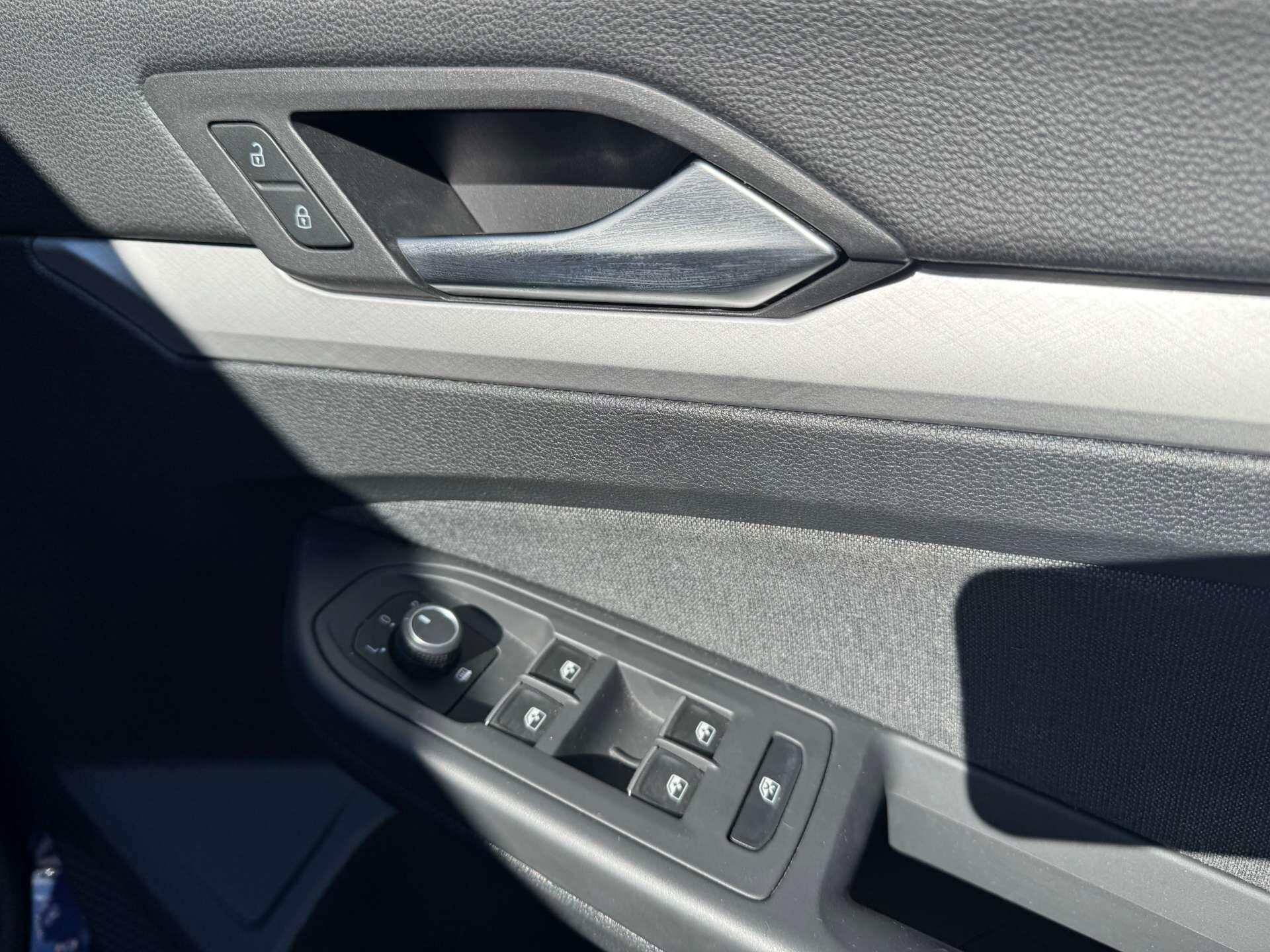 Volkswagen Golf view 28