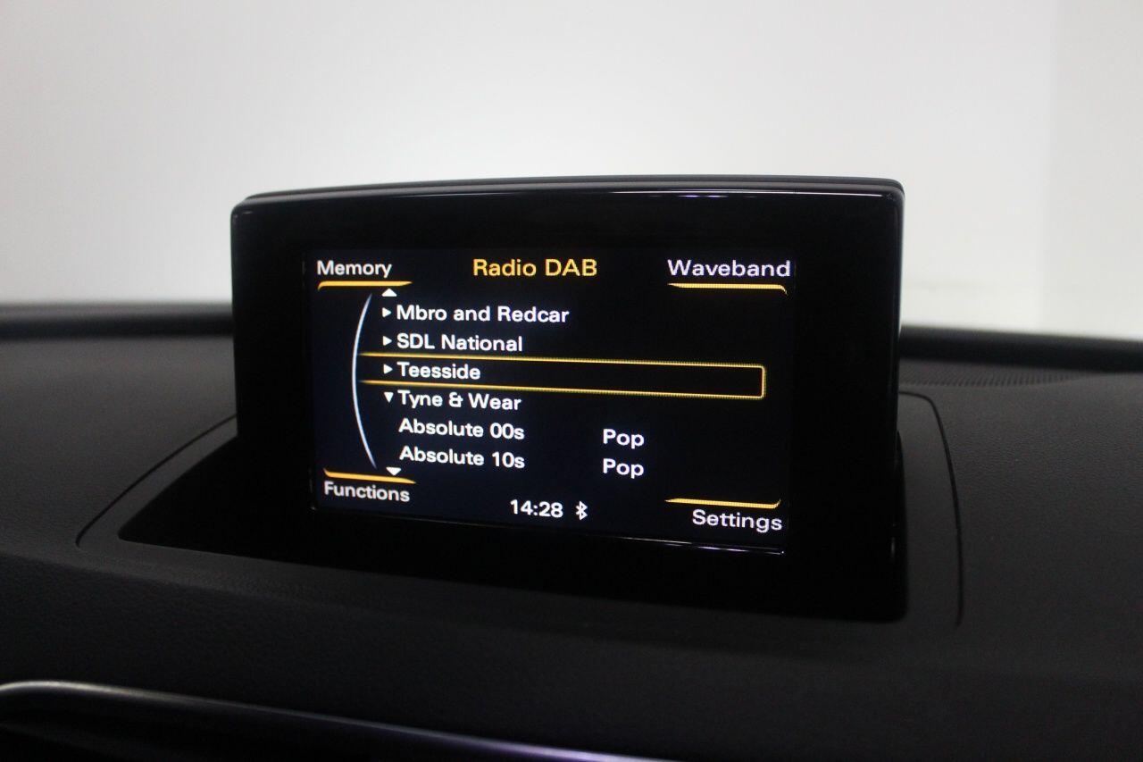 Audi Q3 view 36