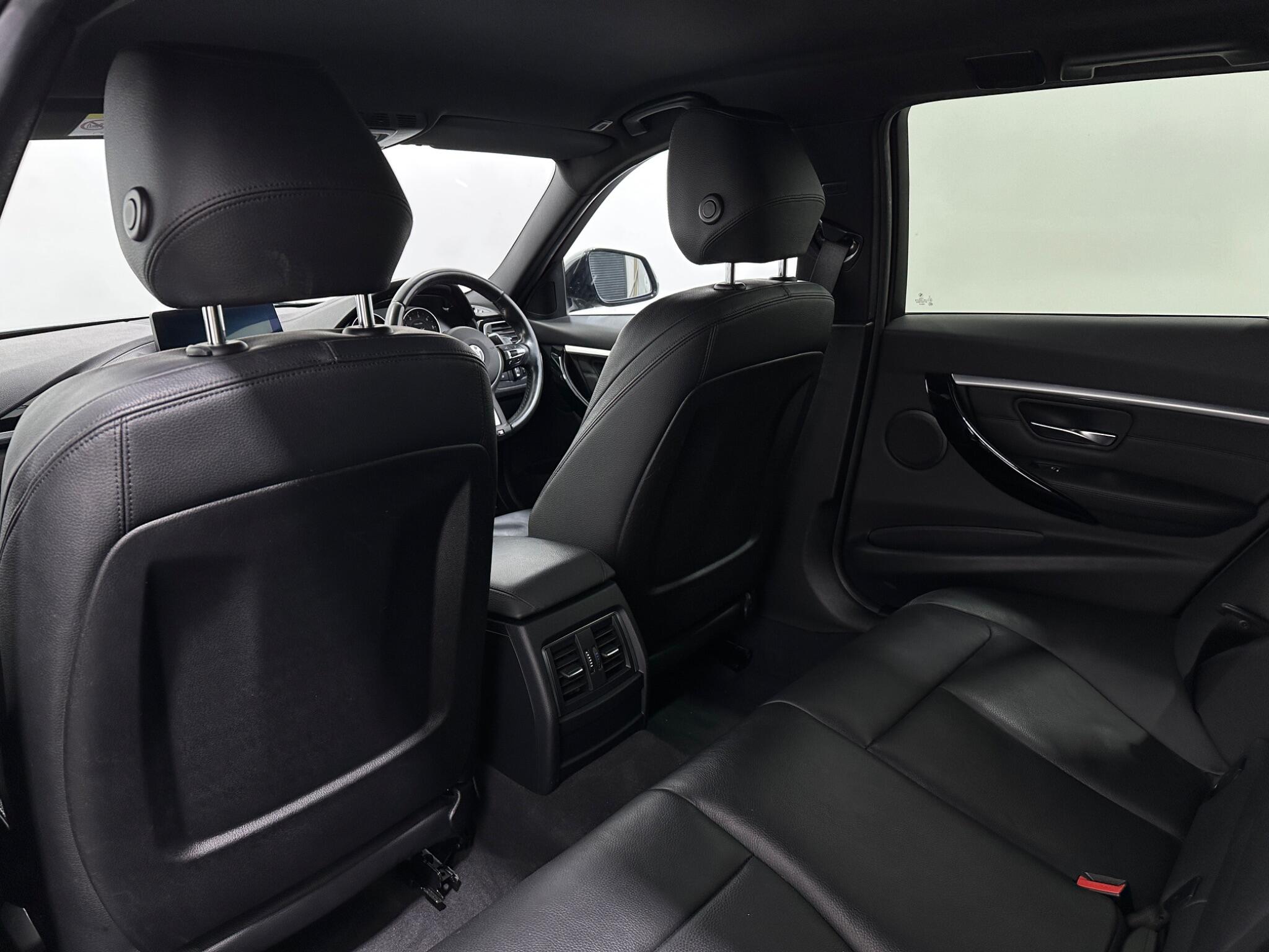 BMW 3 Series view 39