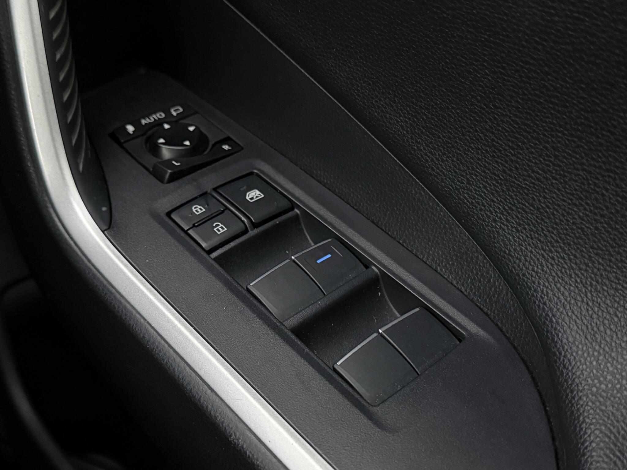 Toyota Rav4 view 18