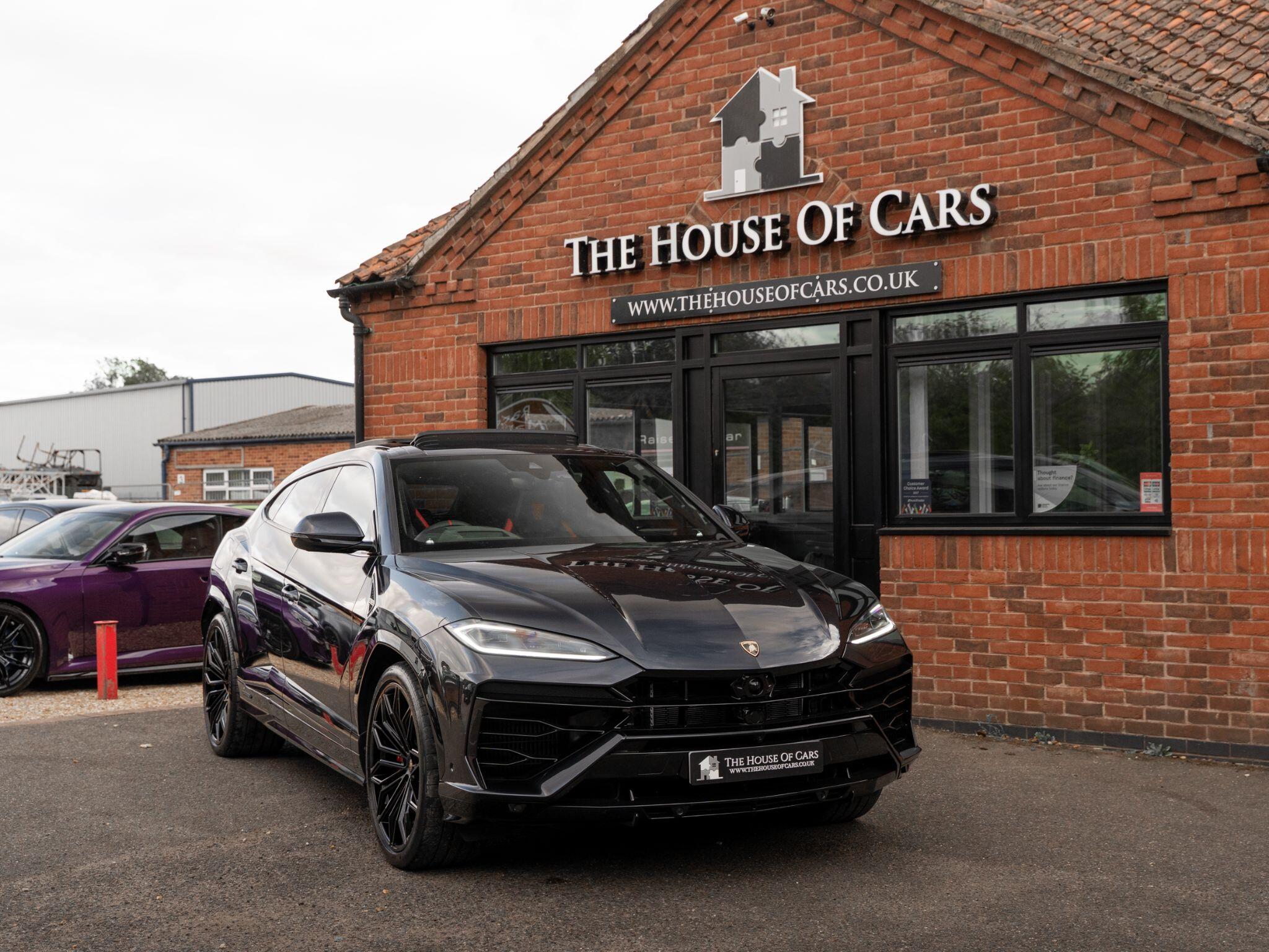 Lamborghini Urus view 6