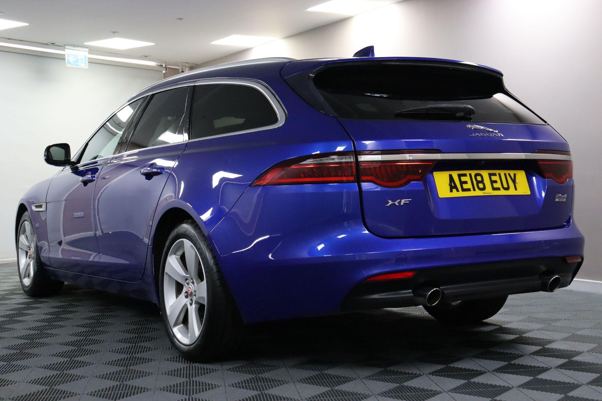 Jaguar XF view 22