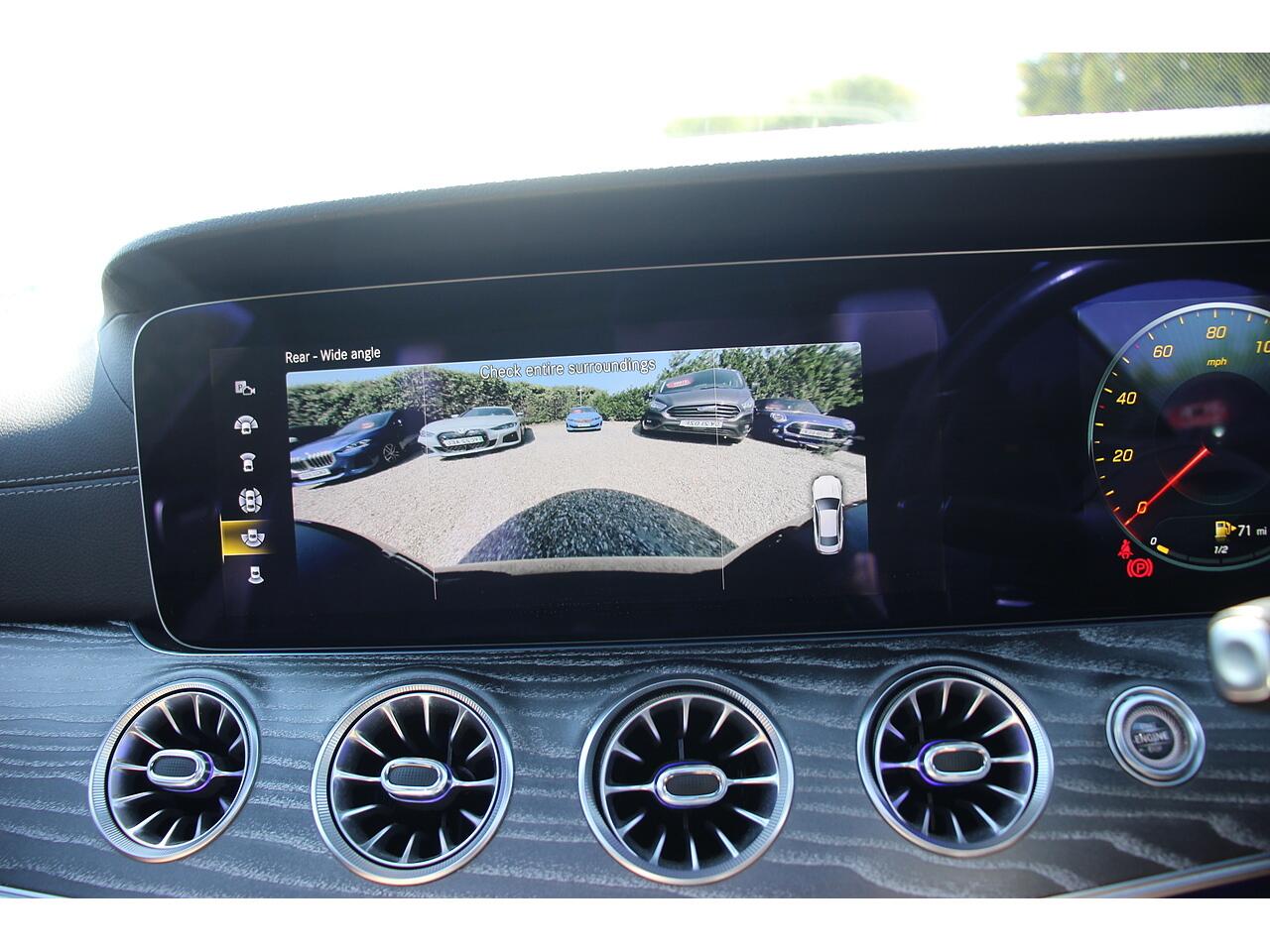 Mercedes-Benz E Class view 29