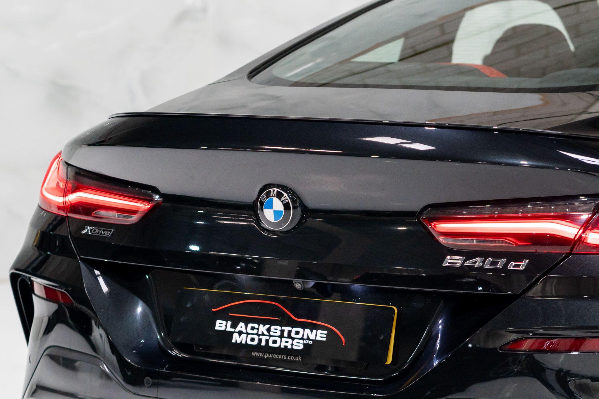 BMW 8 Series view 12