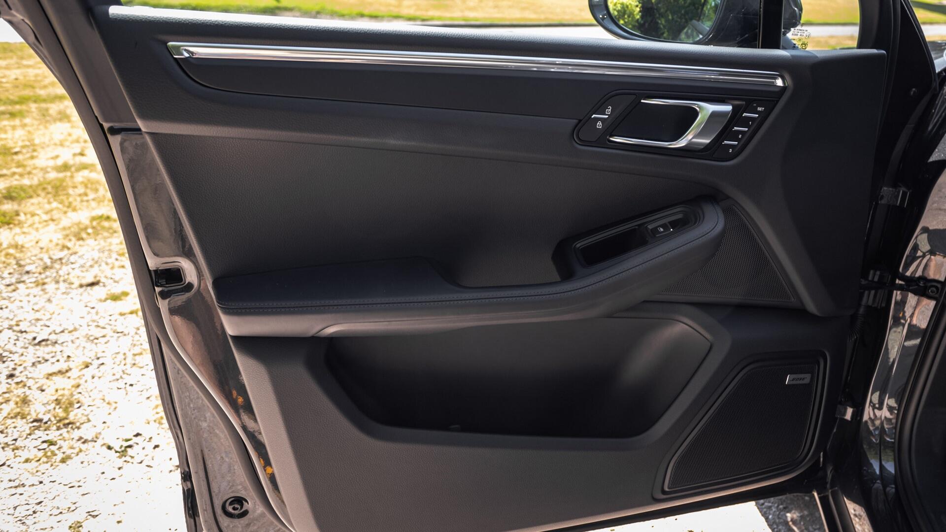 Porsche Macan view 17