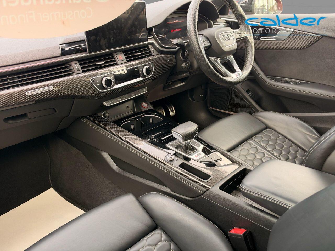 Audi RS4 view 18