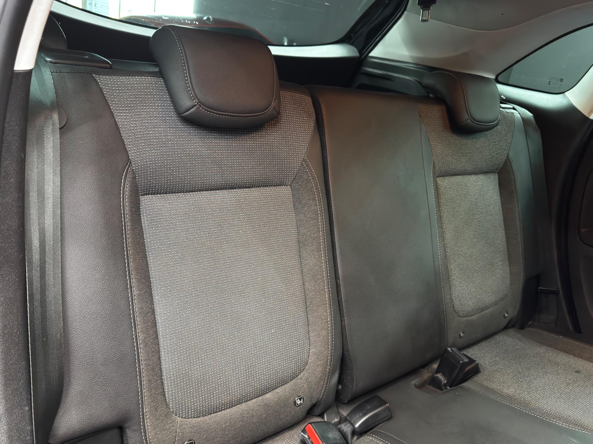 Vauxhall Crossland view 15
