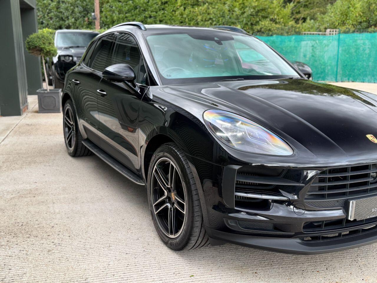 Porsche Macan view 10