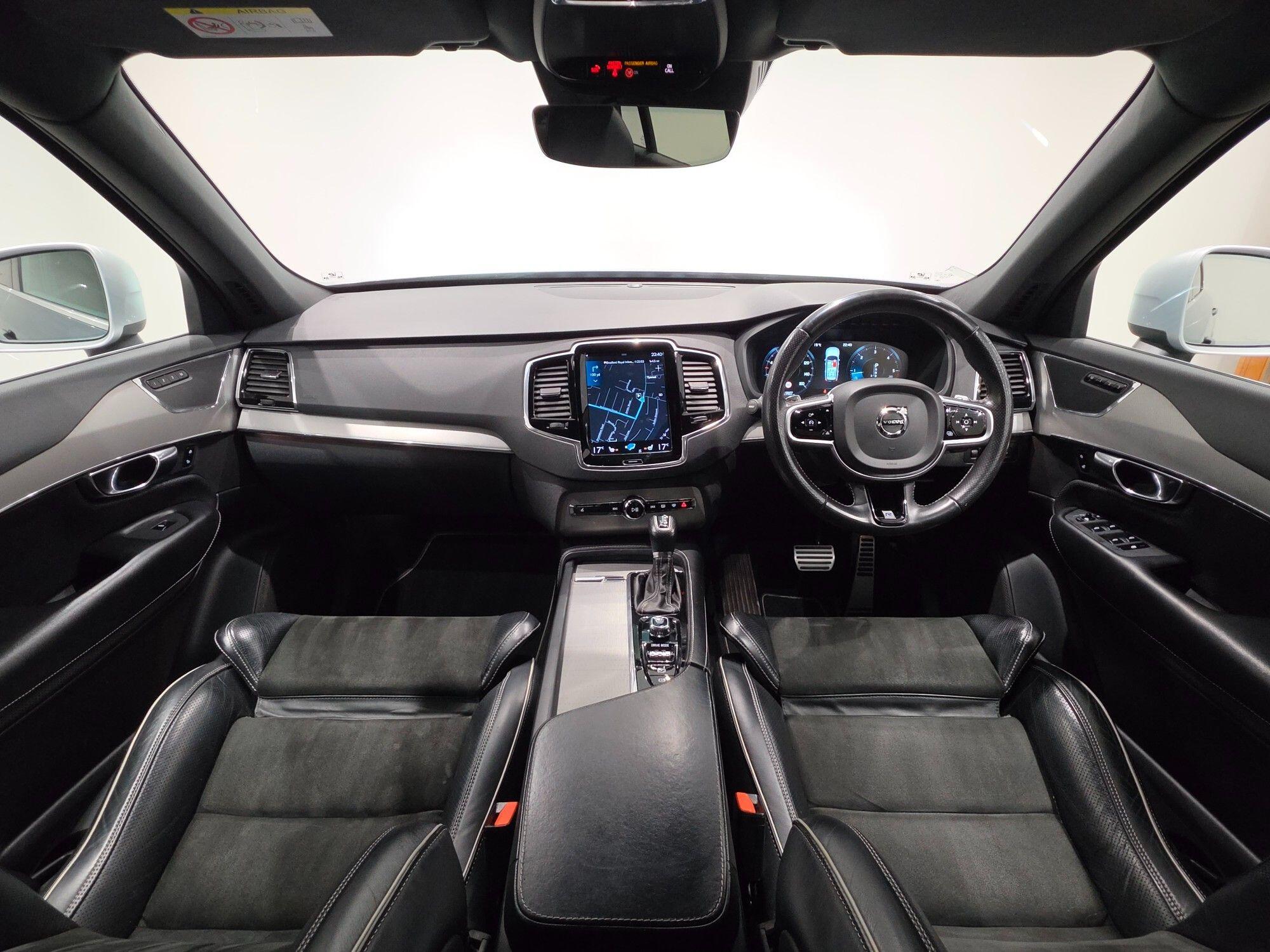 Volvo XC90 view 26