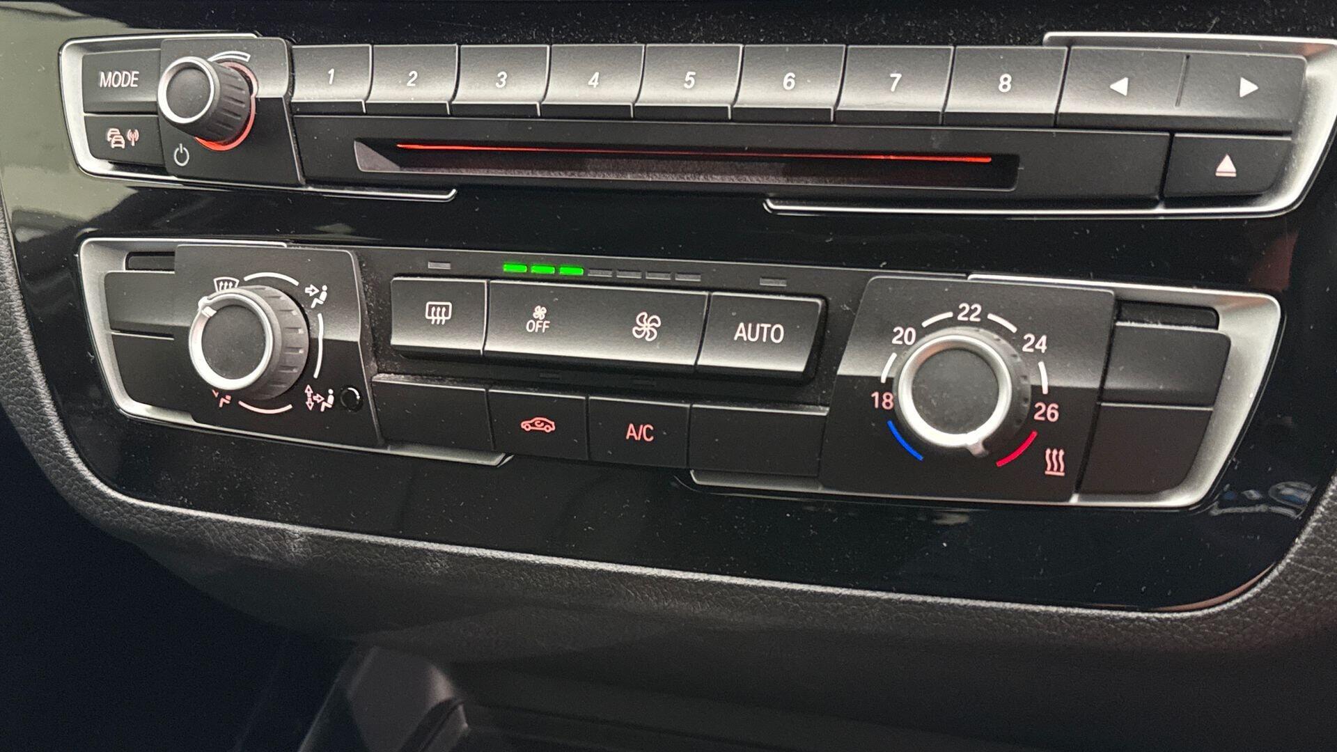 BMW 1 Series view 23