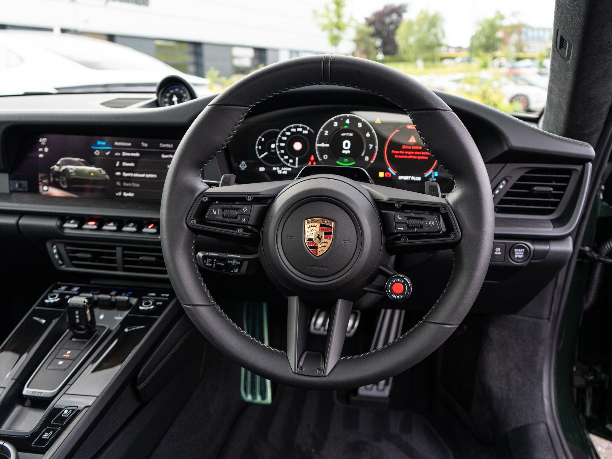 Porsche 911 view 40