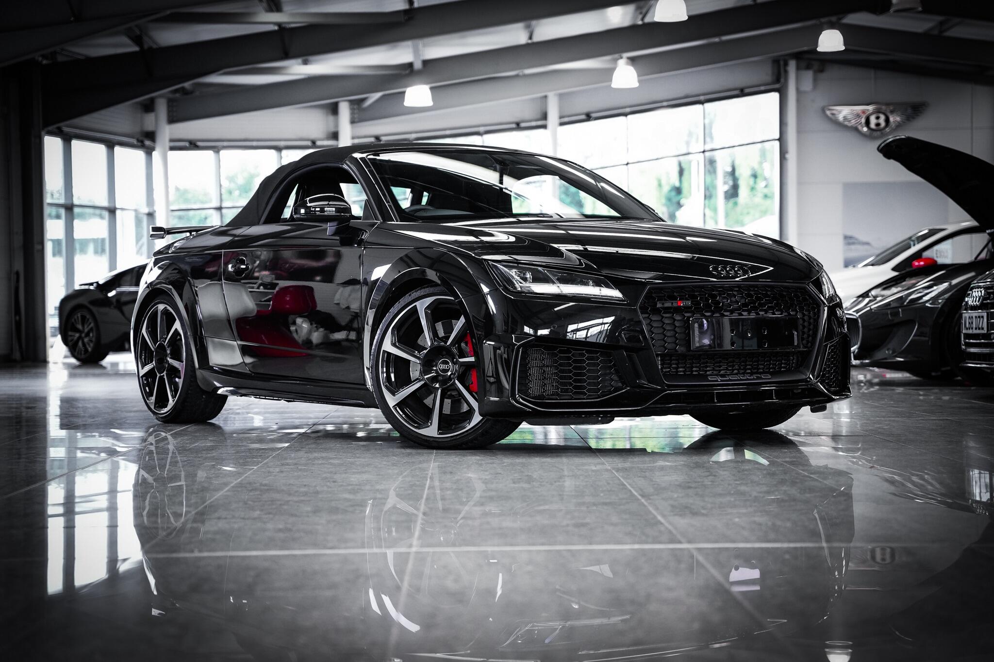 Audi TT RS view 8