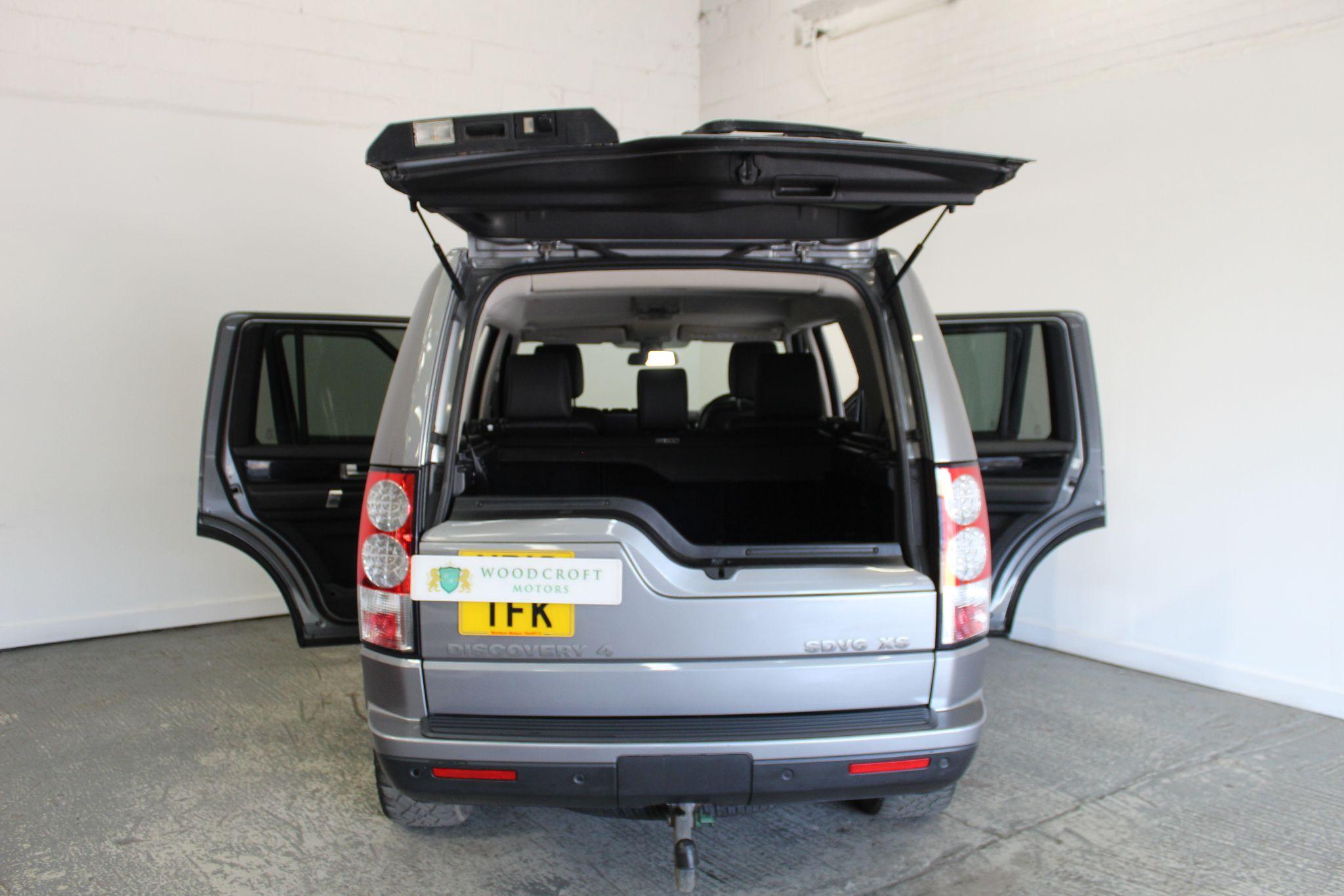 Land Rover Discovery view 23