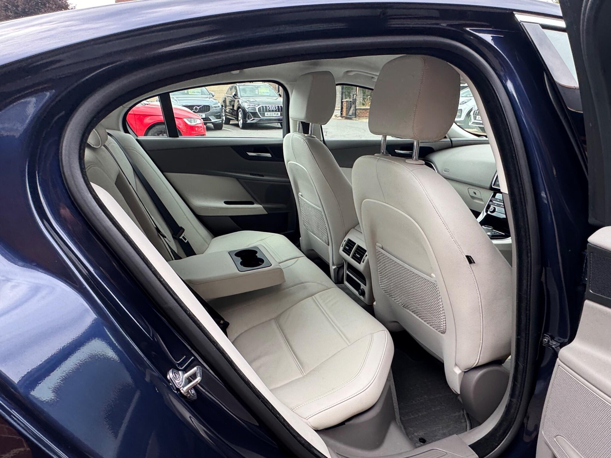 Jaguar Xe view 10