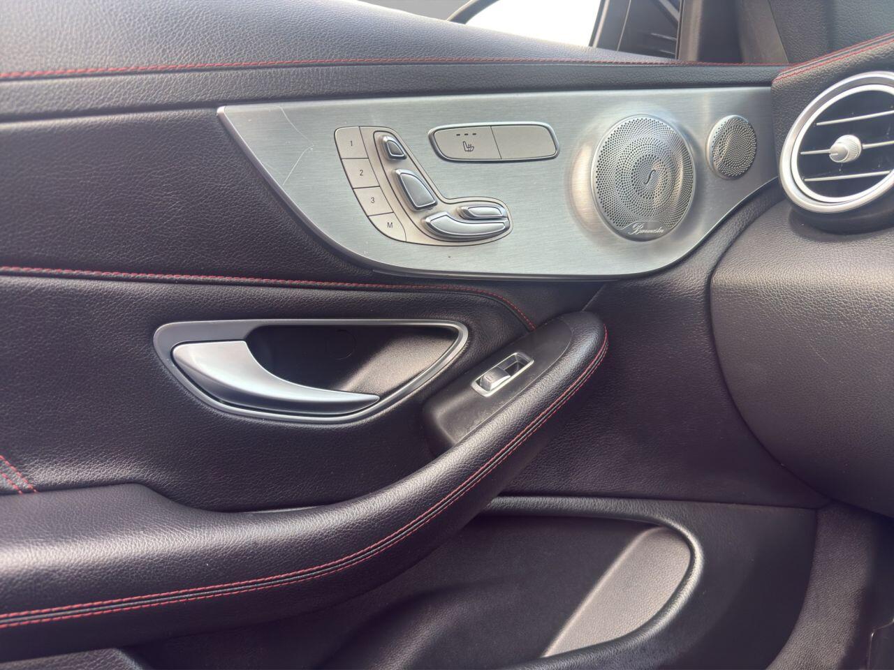 Mercedes-Benz C Class view 24