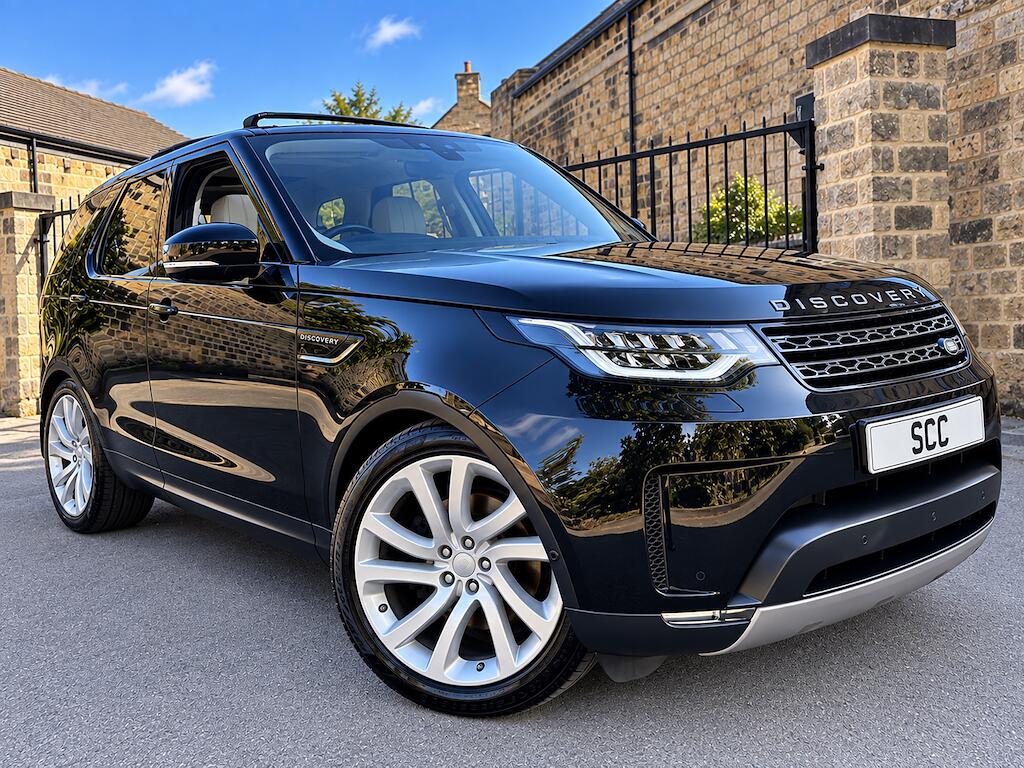 Land Rover Discovery view 3