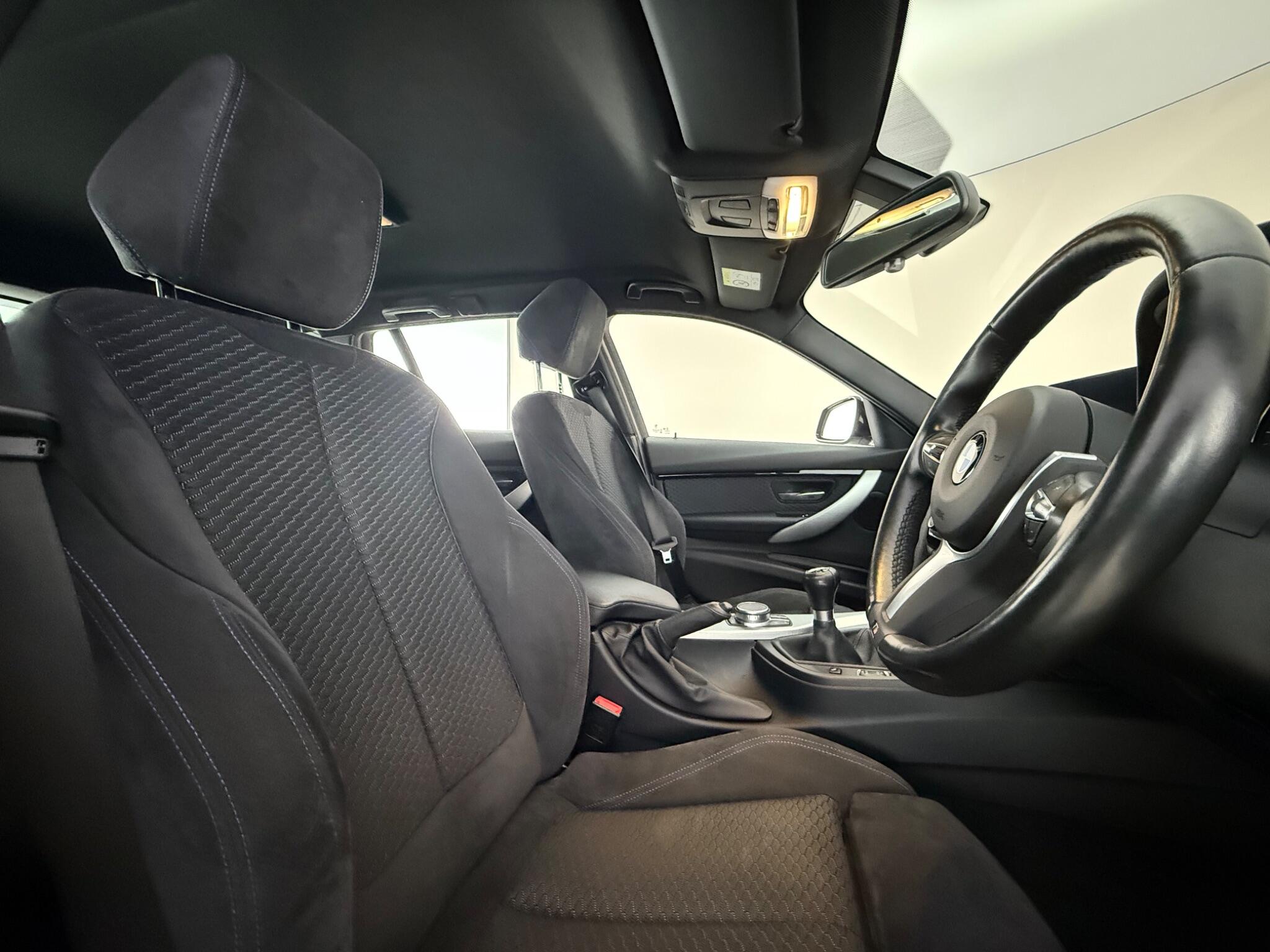 BMW 3 Series view 16