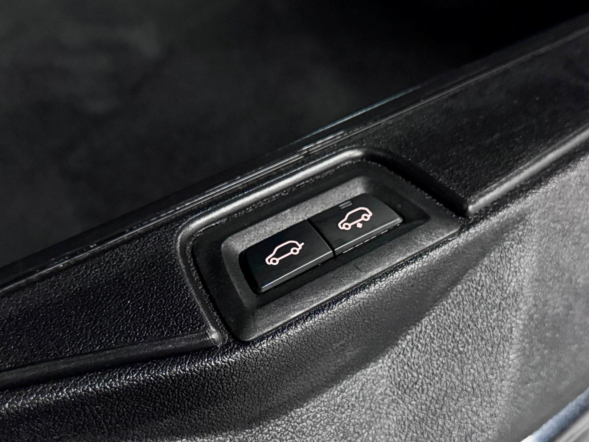 BMW X5 view 8