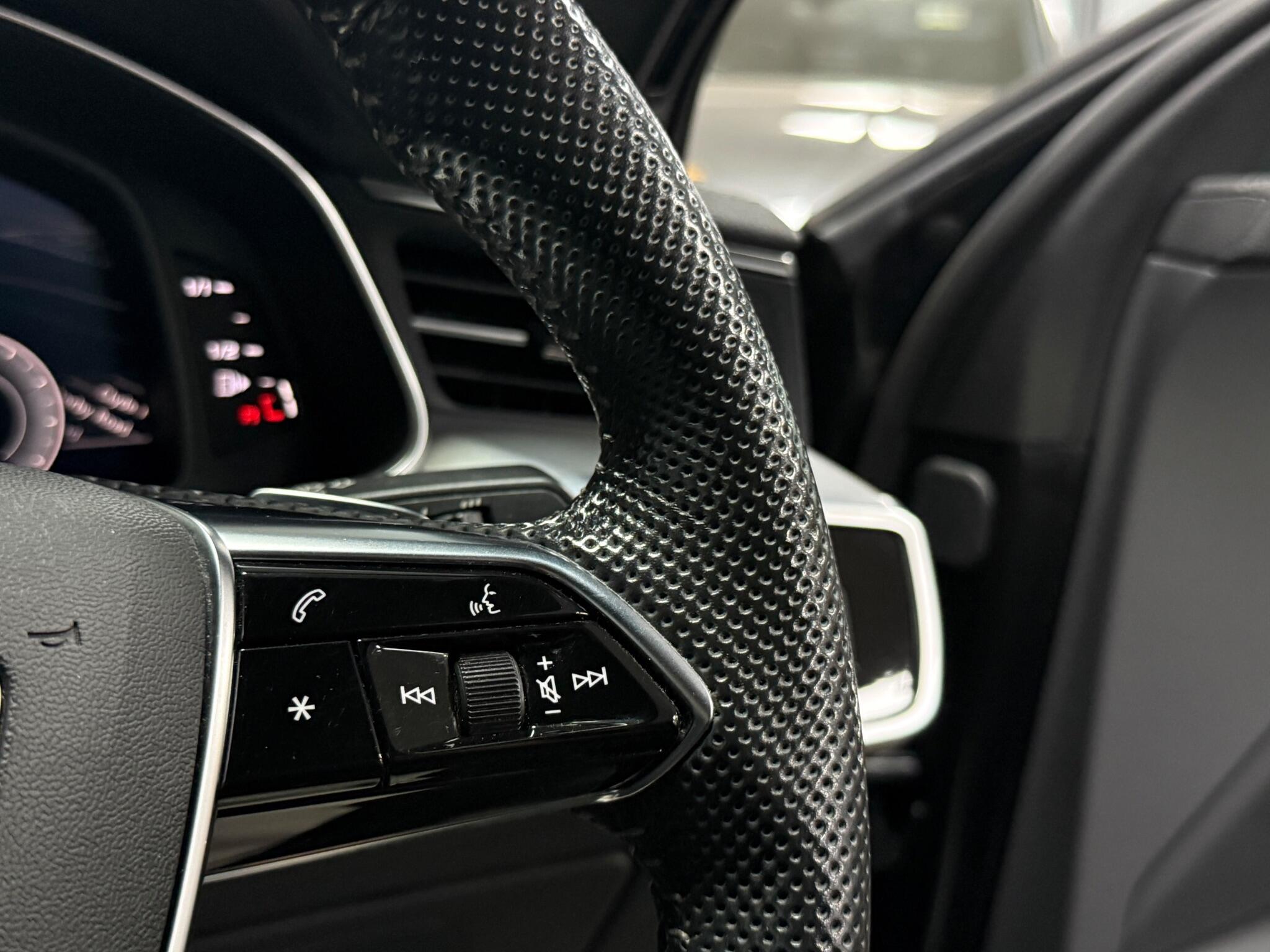 Audi A6 view 24