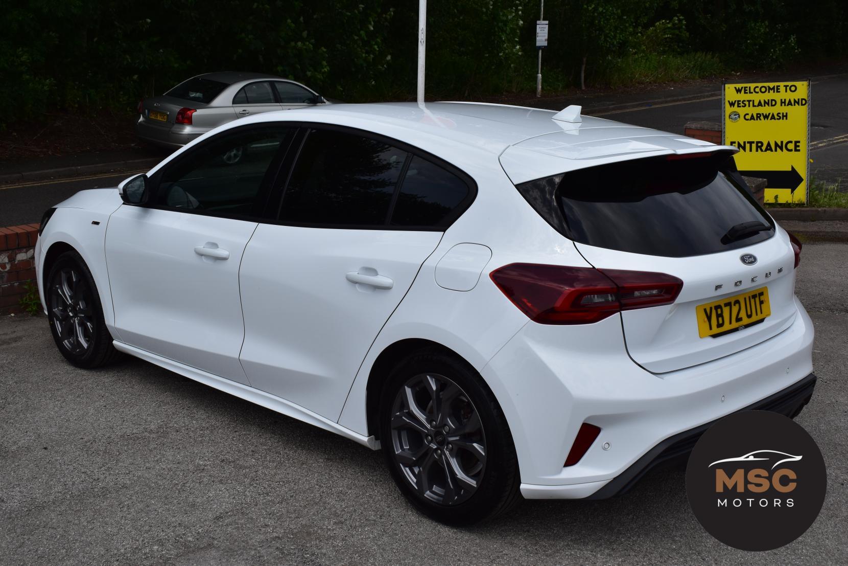 Ford Focus view 13