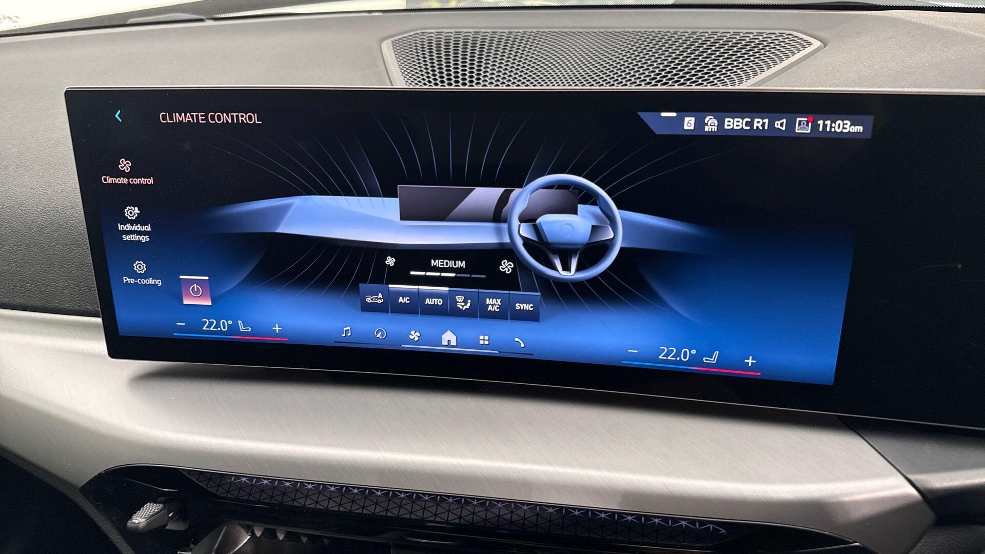 BMW 2 Series view 24