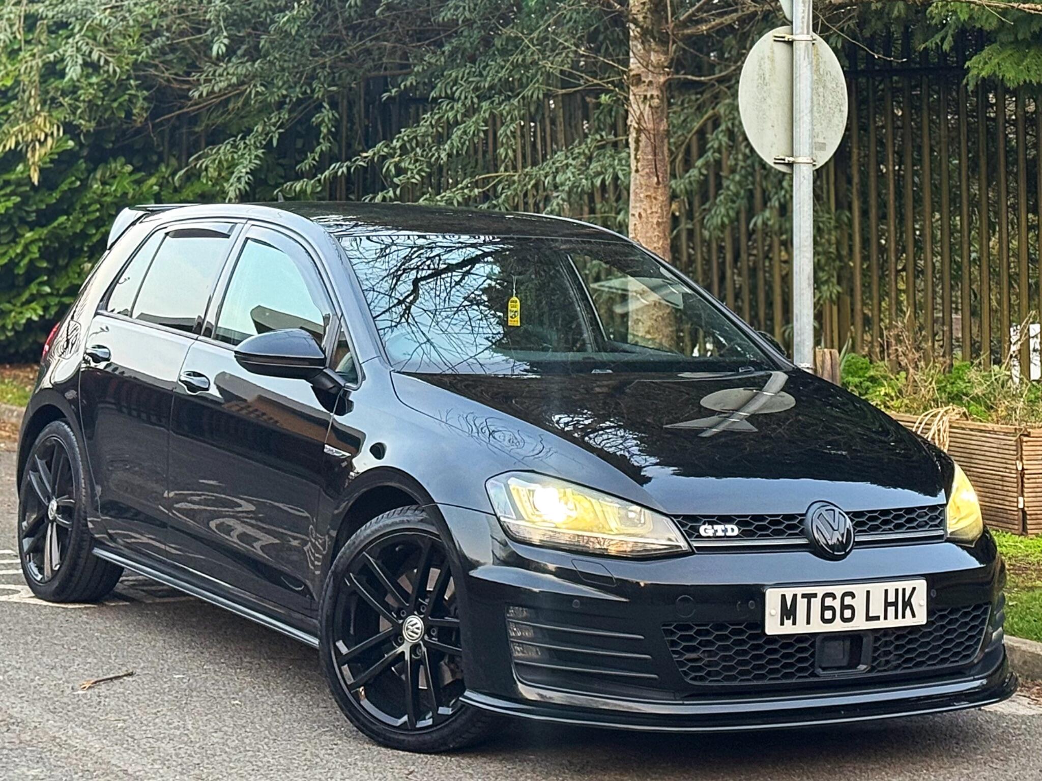 2016 Volkswagen Golf 2.0 TDI BlueMotion Tech GTD DSG Euro 6 (s/s) 5dr image 3